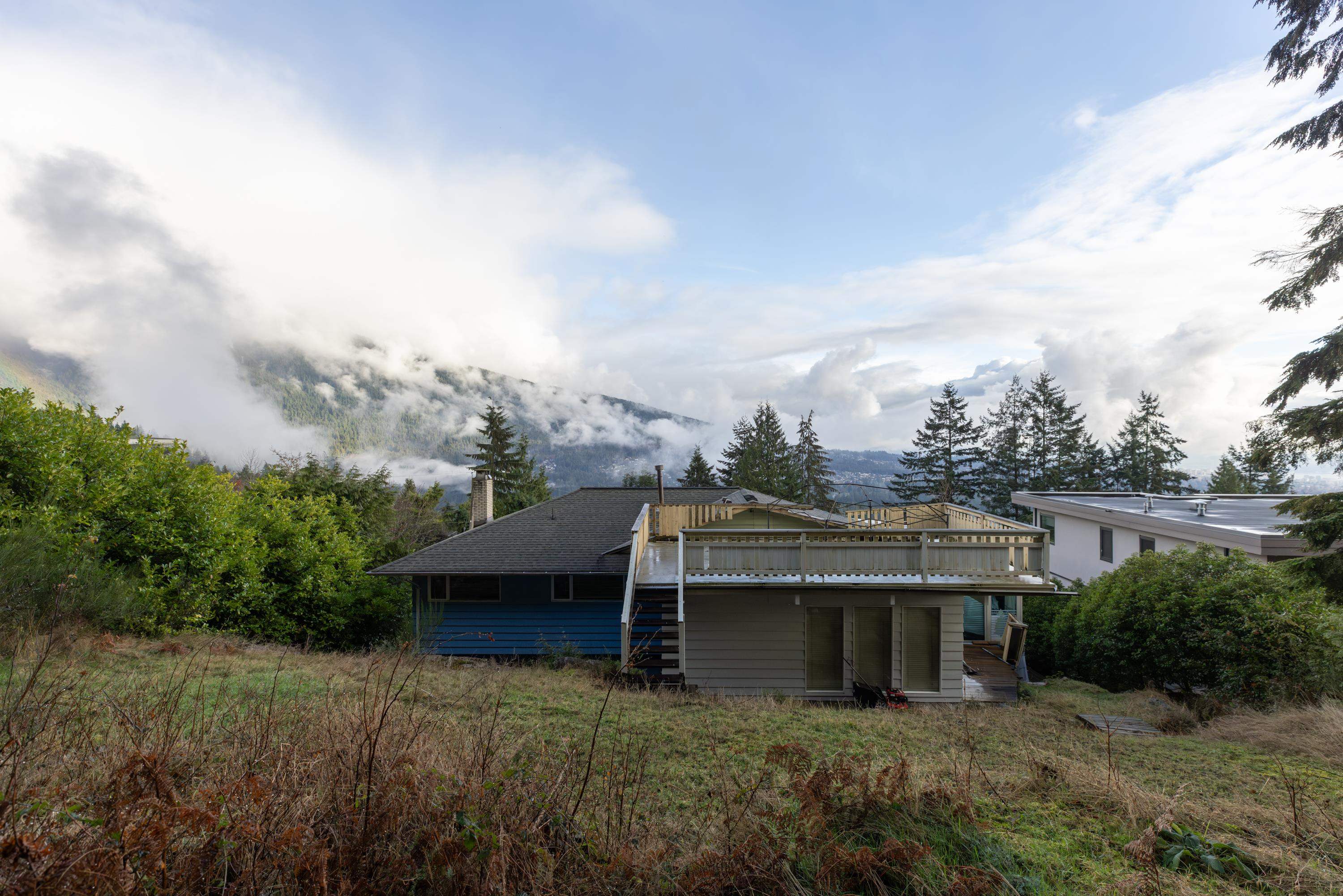 Listing image of 556 BALLANTREE ROAD