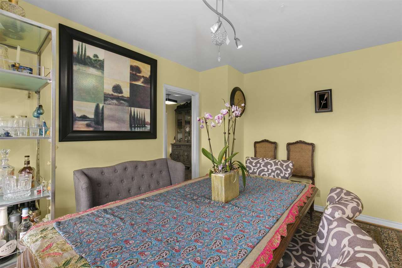 Listing image of 556 BALLANTREE ROAD