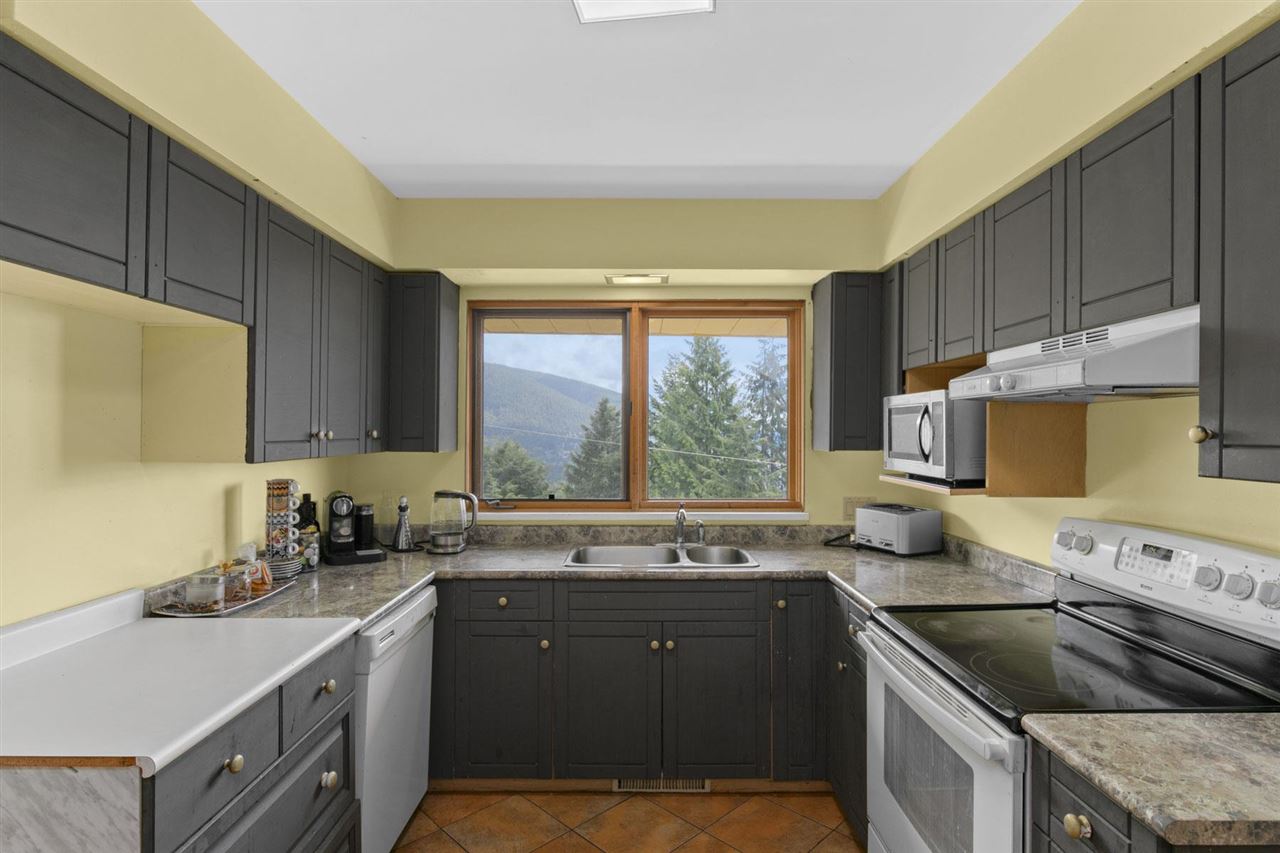 Listing image of 556 BALLANTREE ROAD