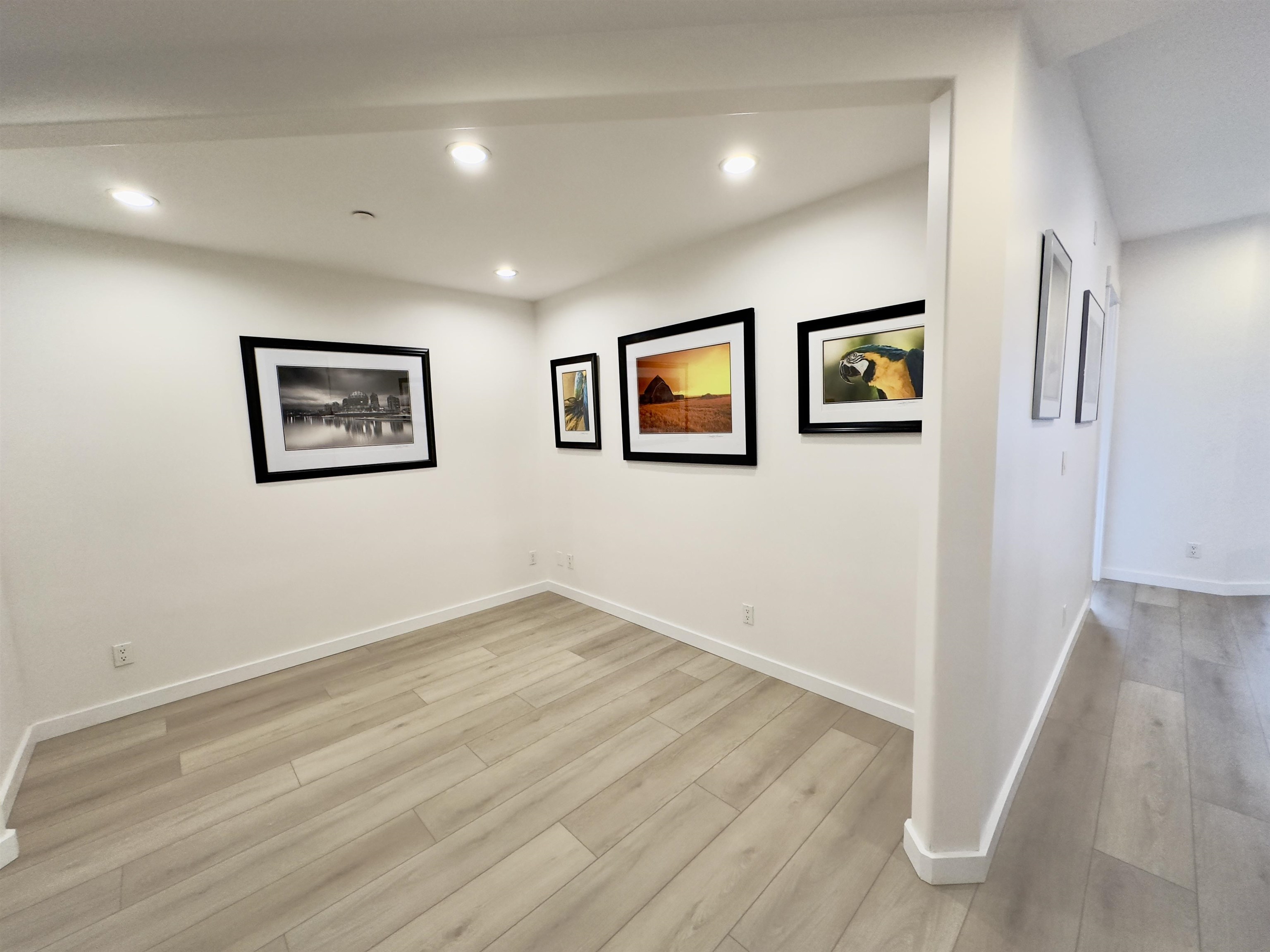 Listing image of 201 6688 ROYAL AVENUE