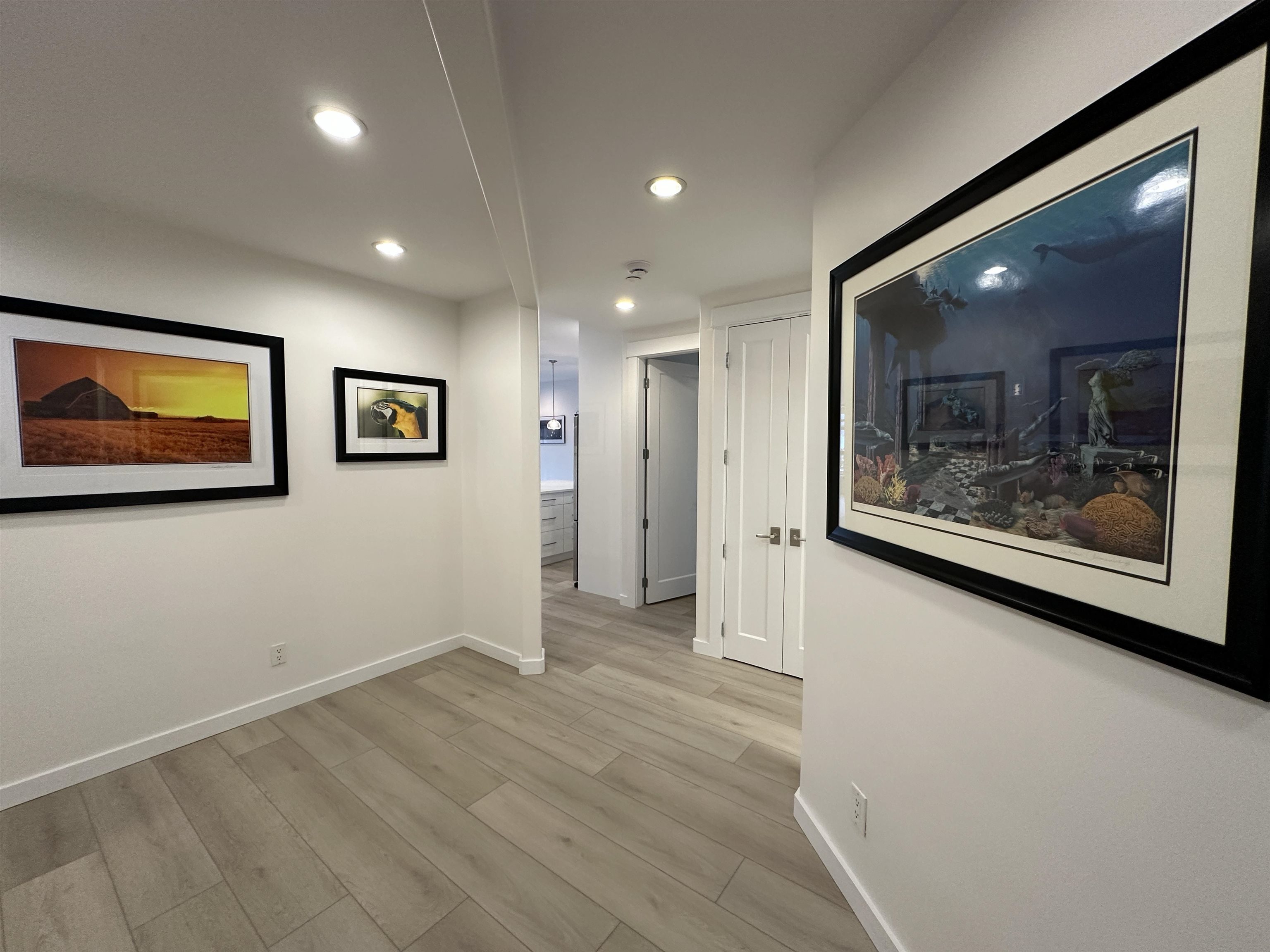 Listing image of 201 6688 ROYAL AVENUE