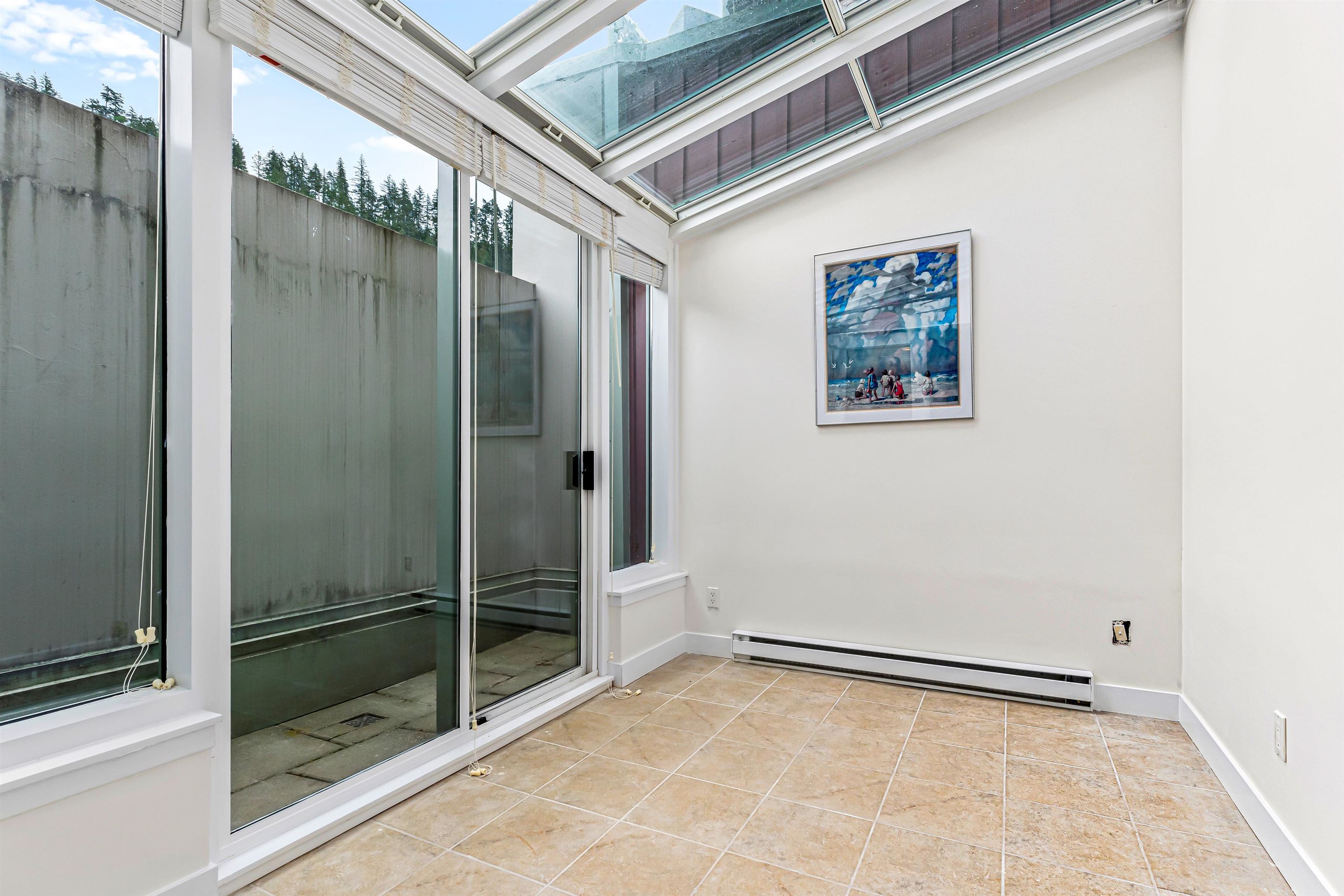 Listing image of 201 6688 ROYAL AVENUE