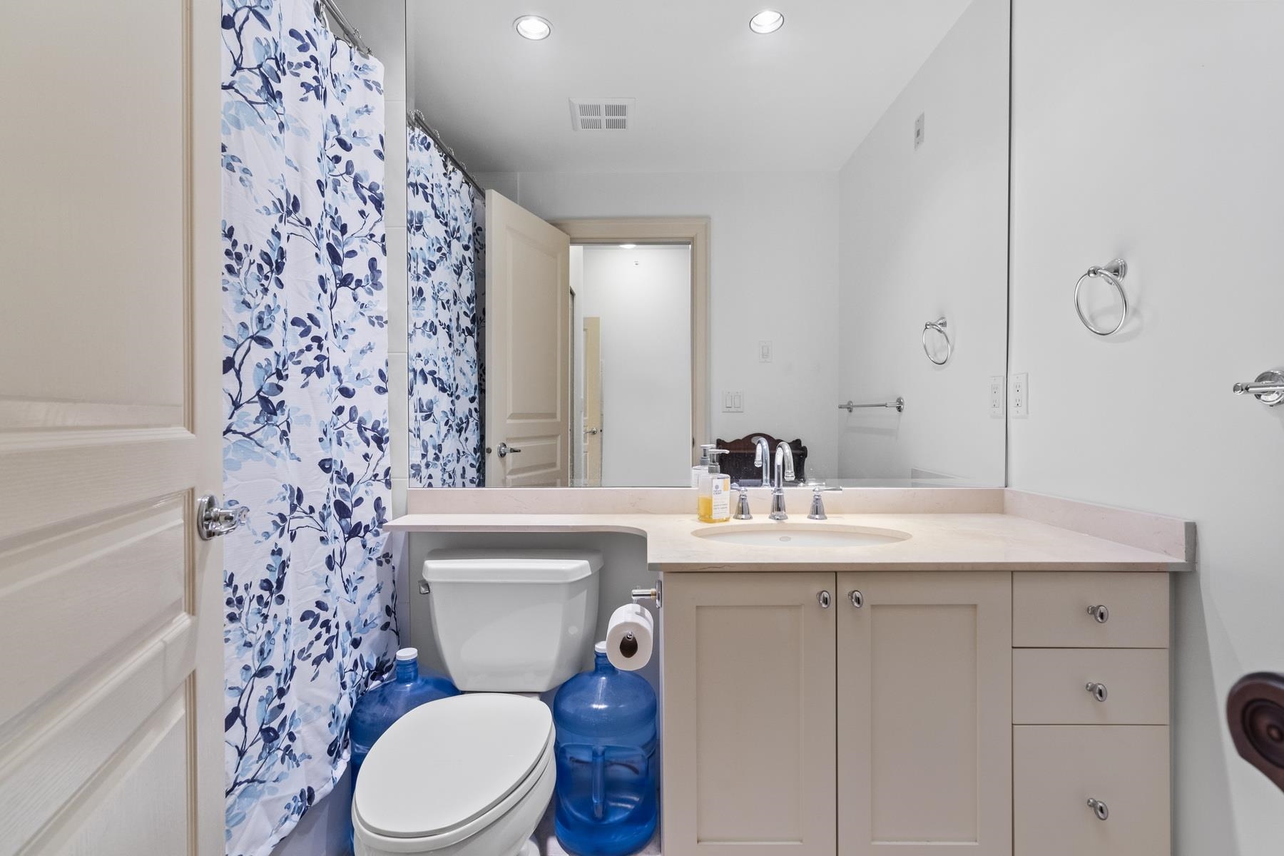 Listing image of 205 1896 MARINE DRIVE