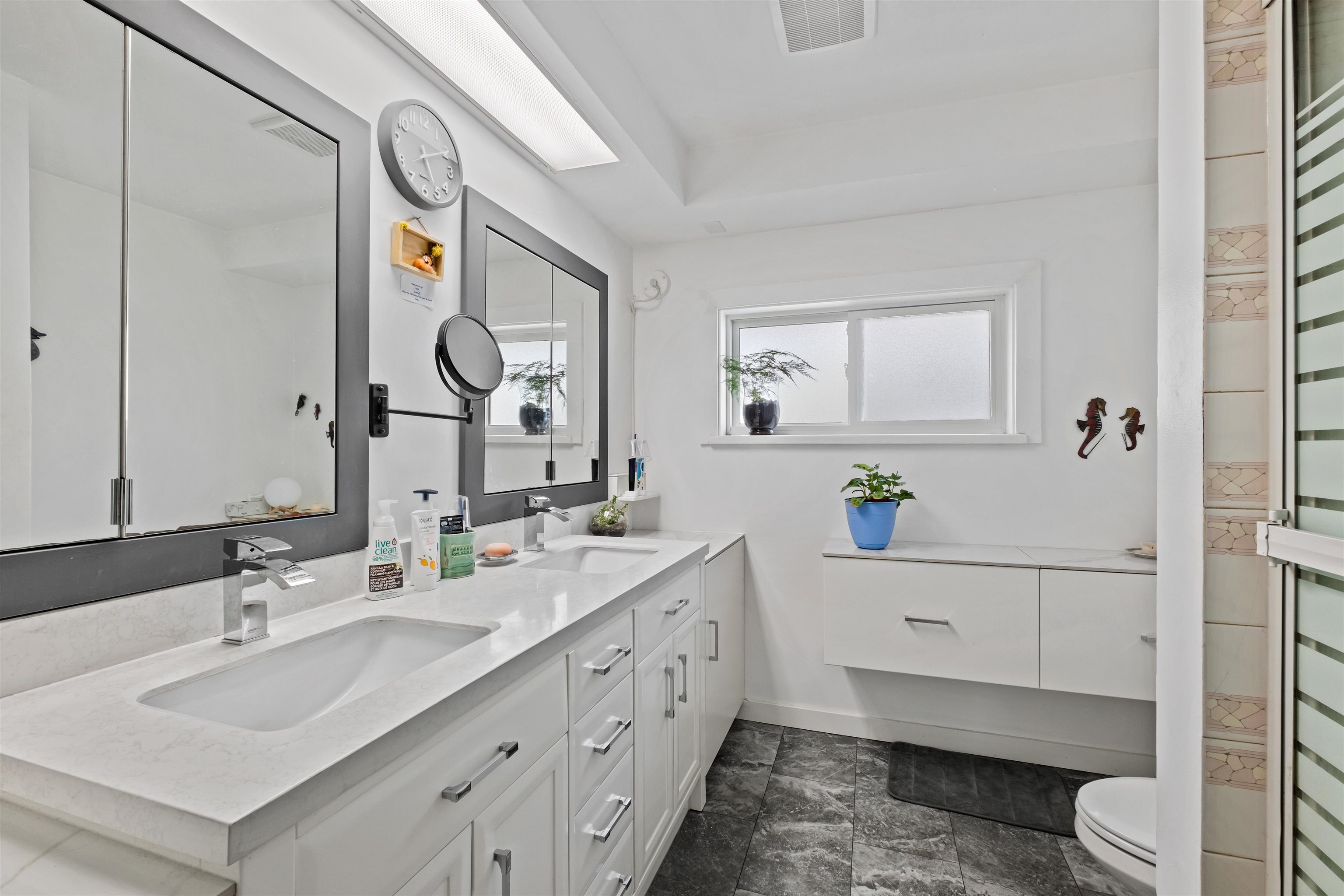 Listing image of 1316 GRAND BOULEVARD