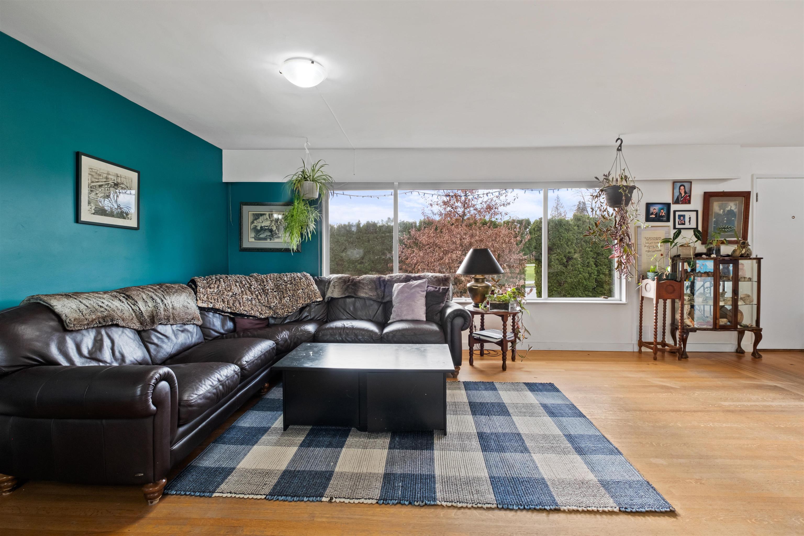 Listing image of 1316 GRAND BOULEVARD