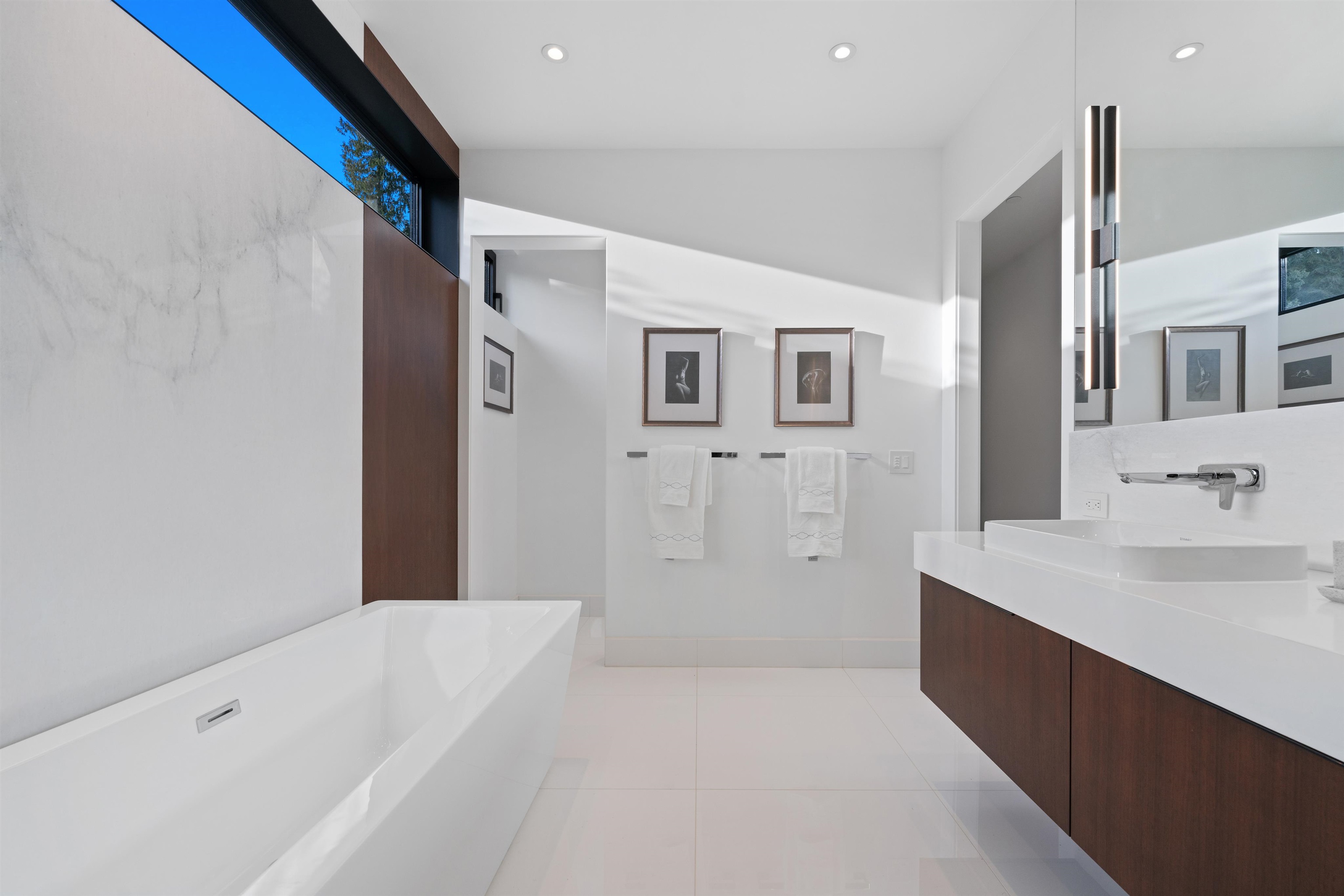 Listing image of 2965 ALTAMONT CRESCENT