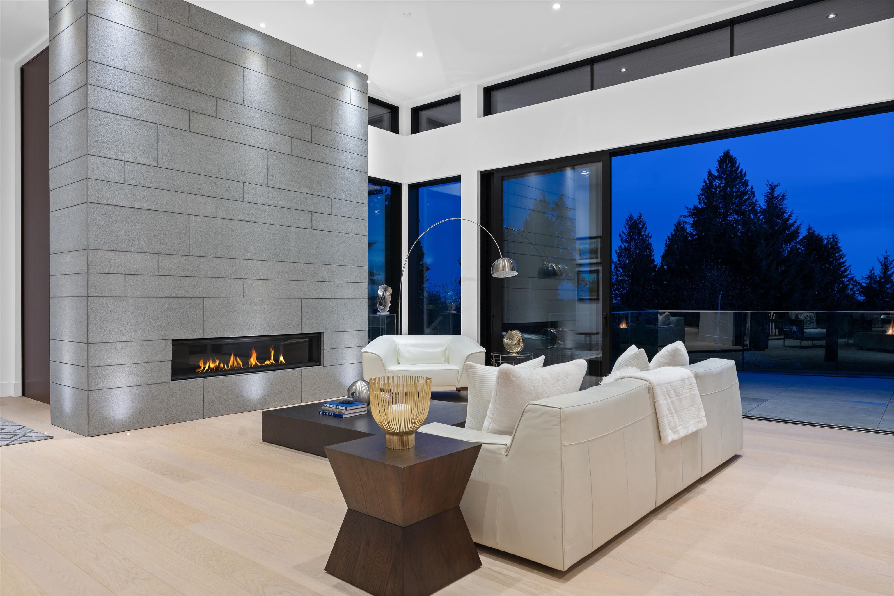 Listing image of 2965 ALTAMONT CRESCENT