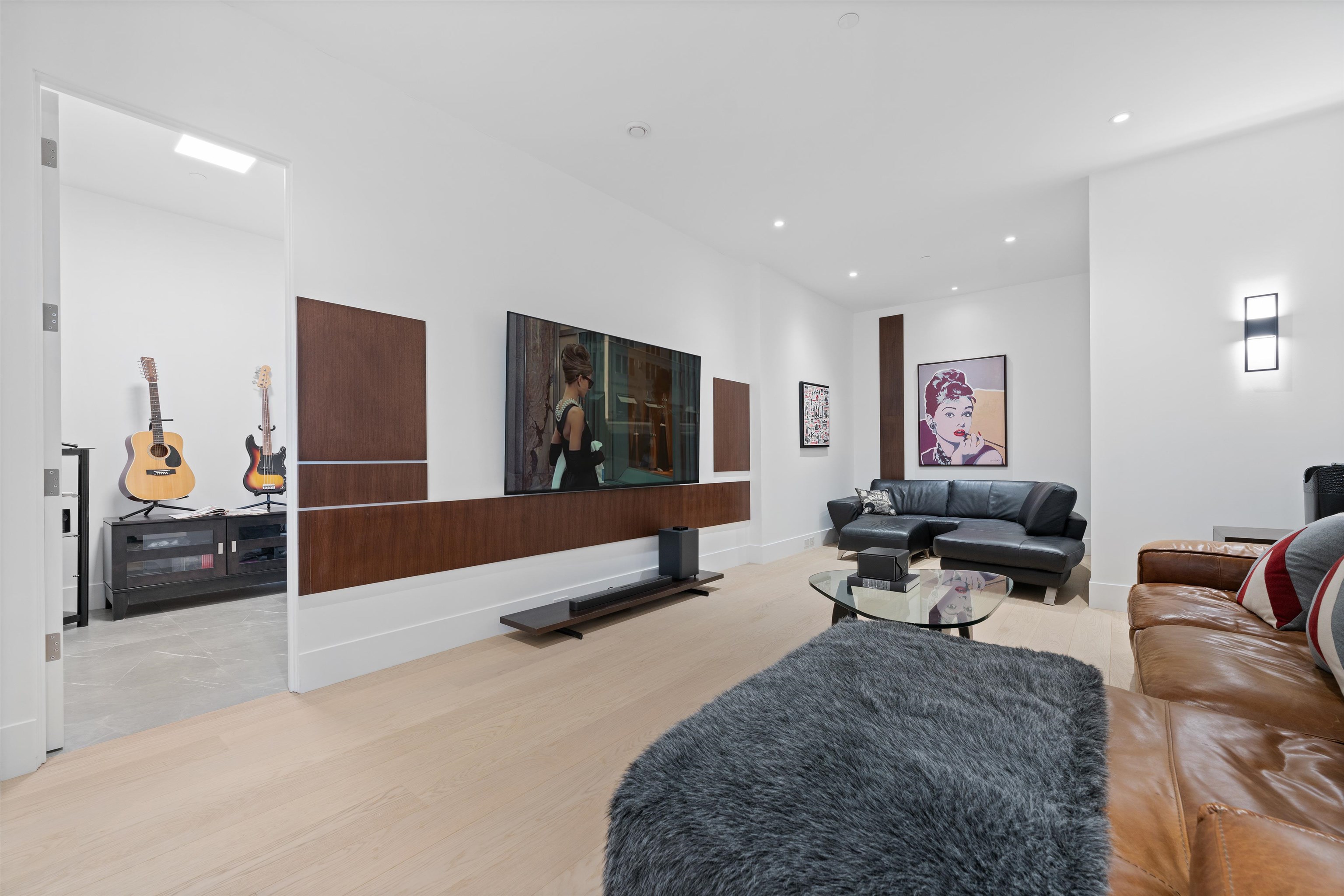 Listing image of 2965 ALTAMONT CRESCENT