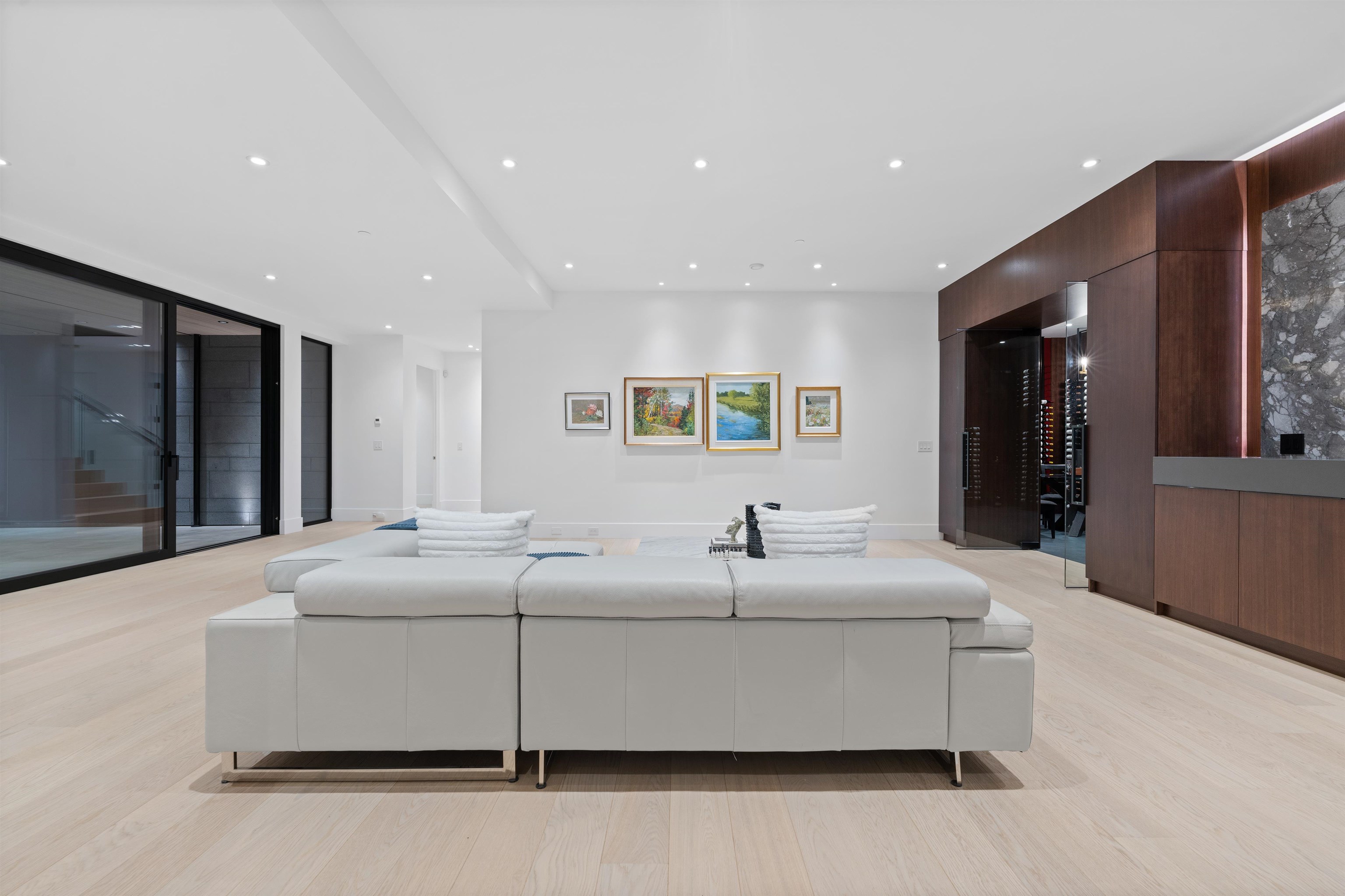 Listing image of 2965 ALTAMONT CRESCENT