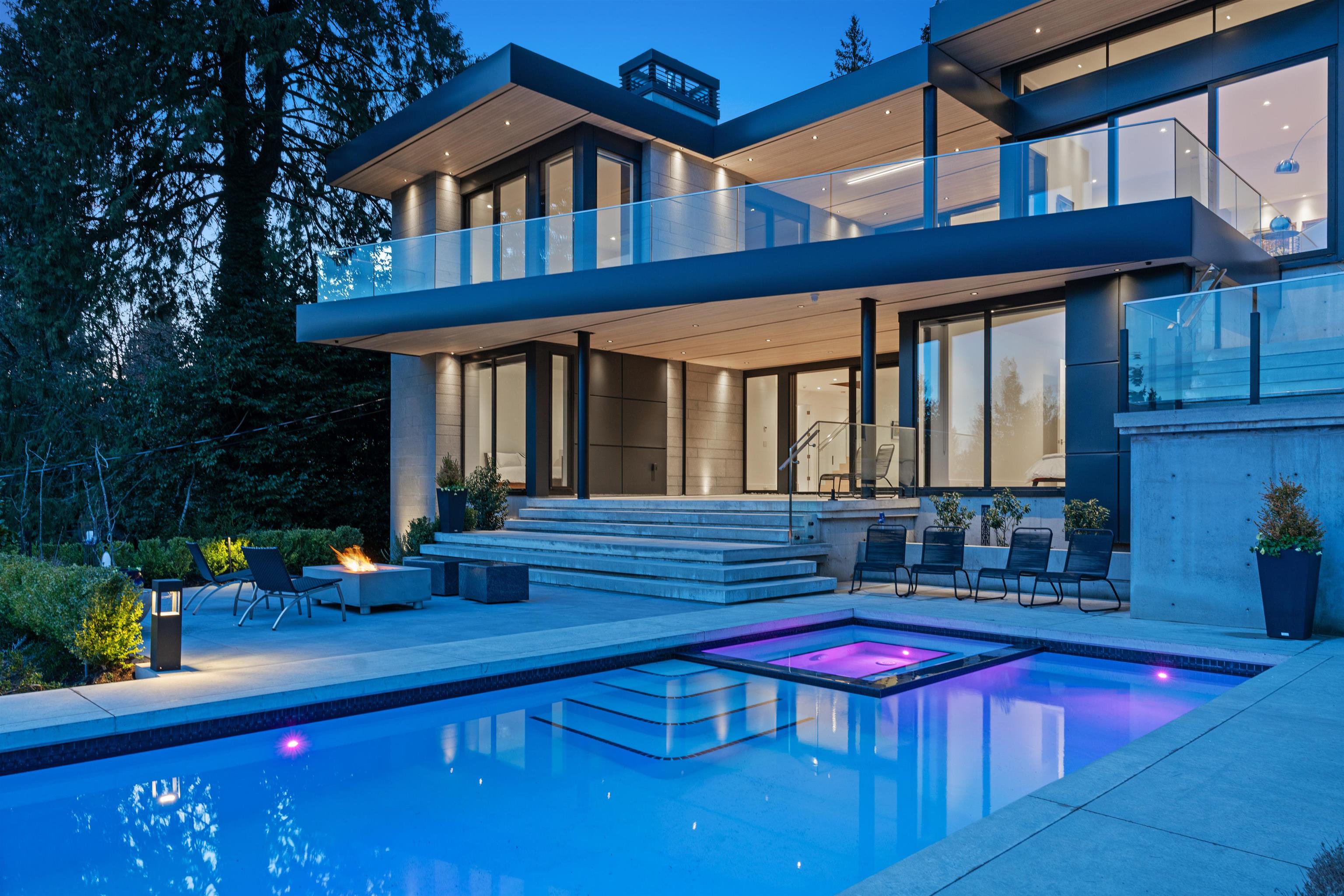 Listing image of 2965 ALTAMONT CRESCENT
