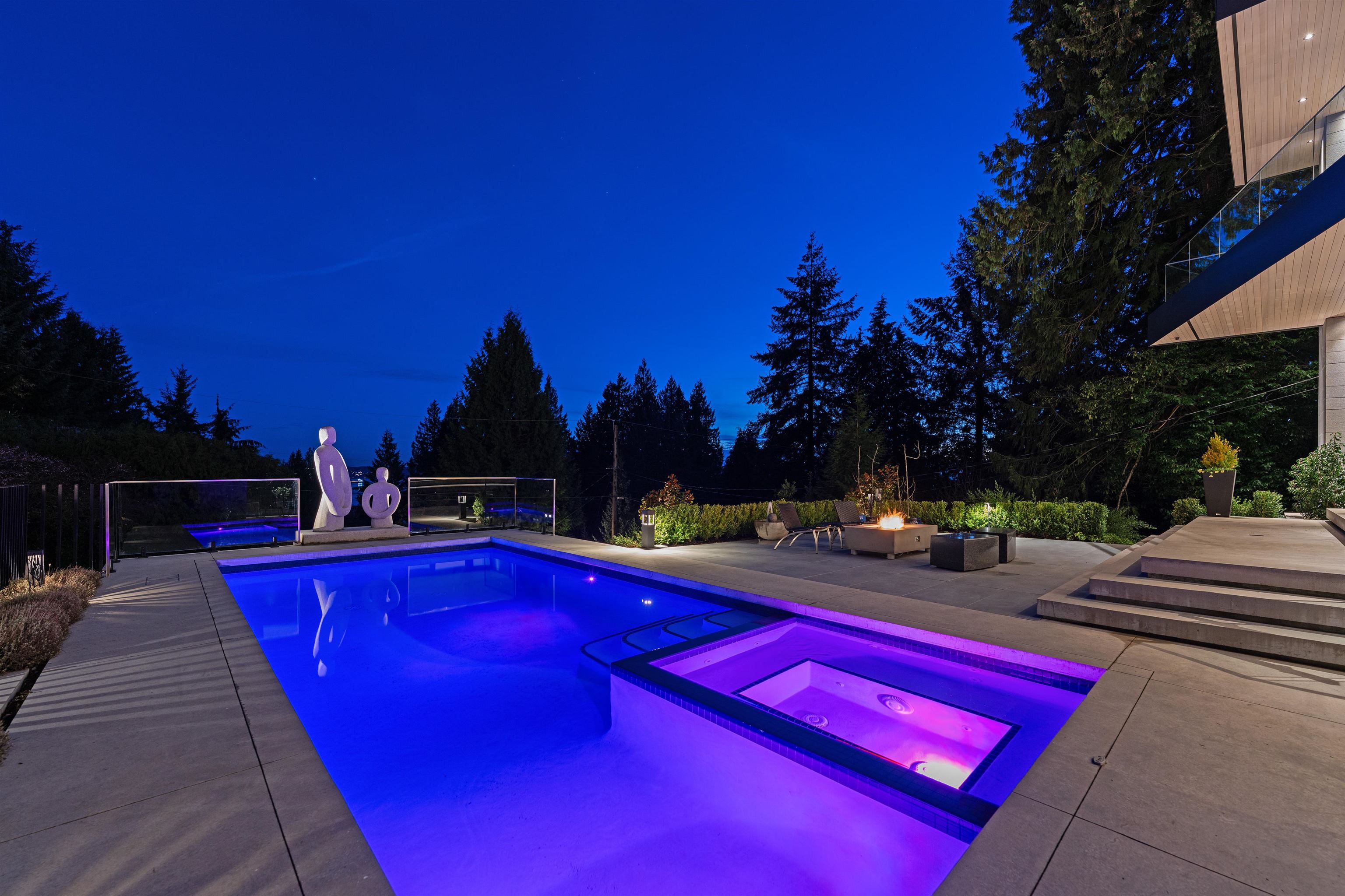 Listing image of 2965 ALTAMONT CRESCENT