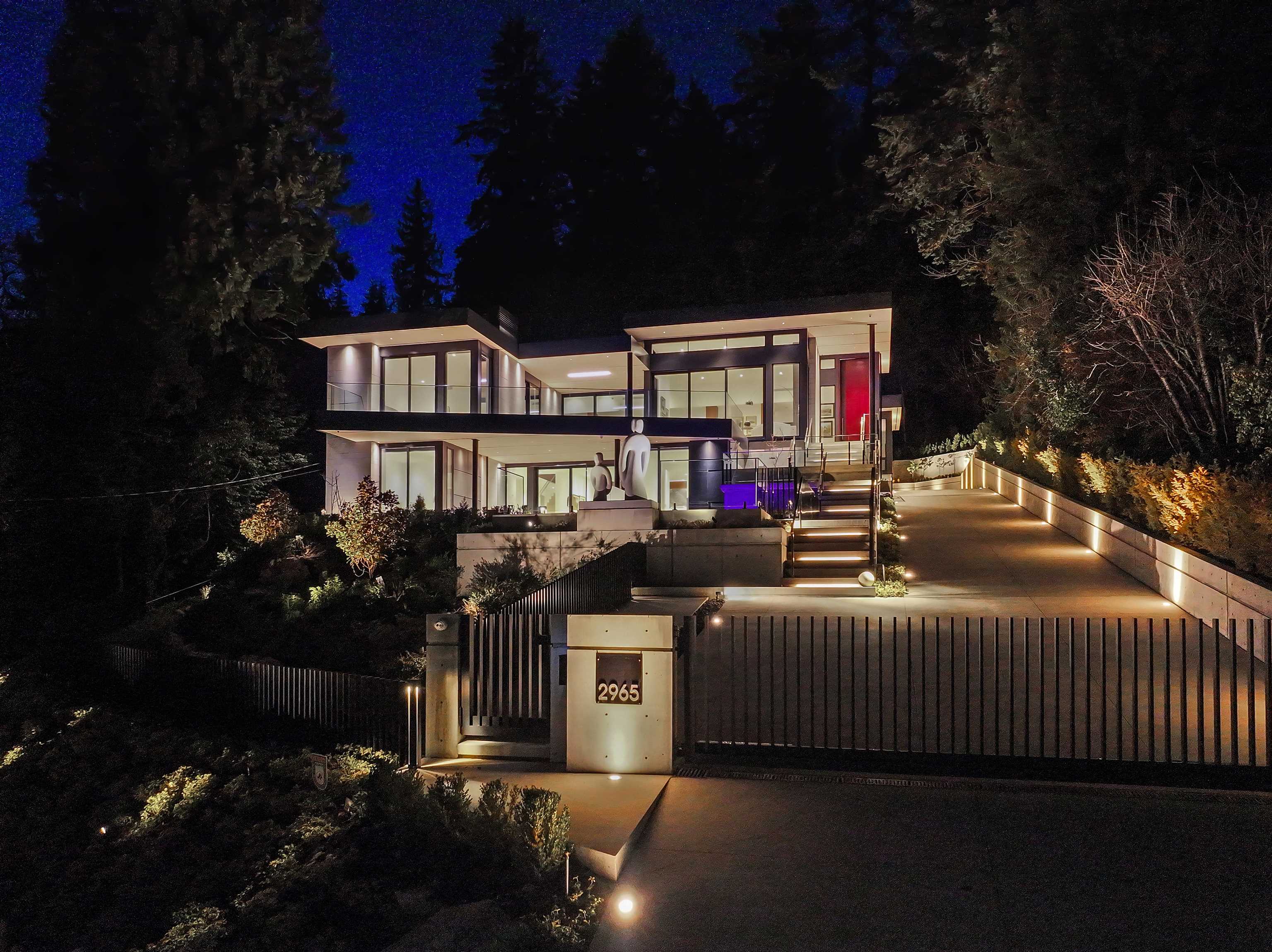 Listing image of 2965 ALTAMONT CRESCENT