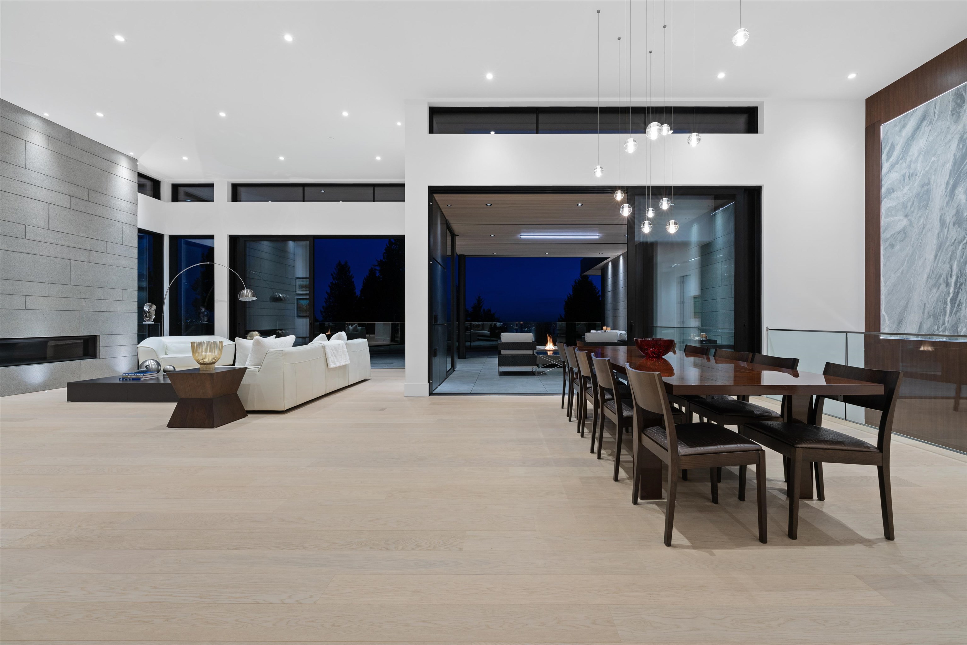 Listing image of 2965 ALTAMONT CRESCENT
