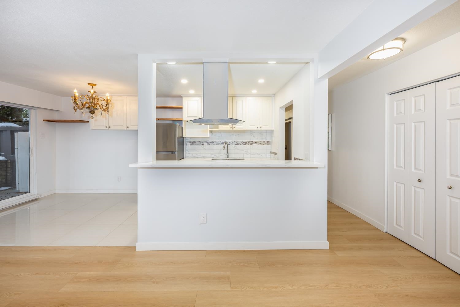 Listing image of 609 555 W 28TH STREET