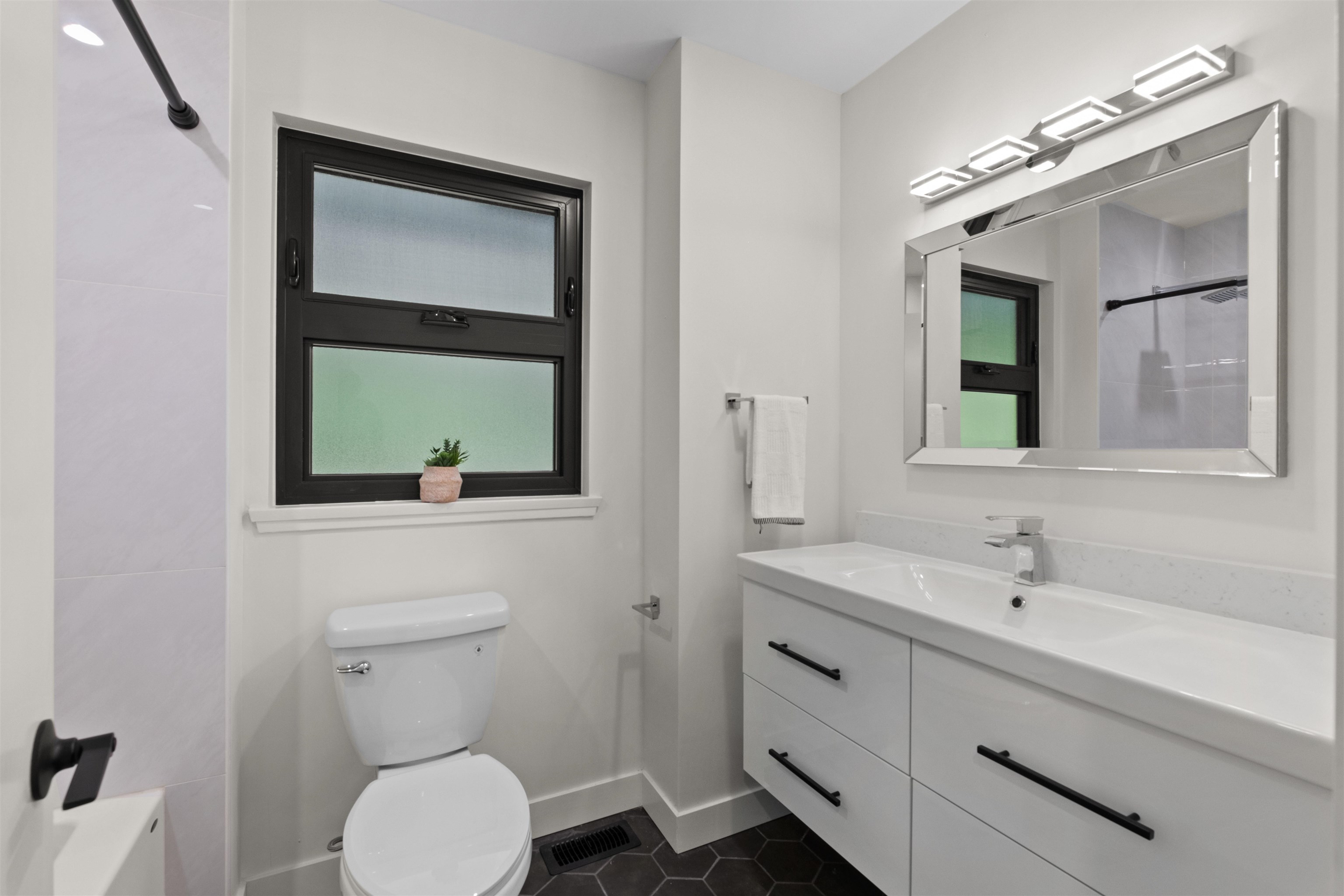 Listing image of 4040 RUBY AVENUE