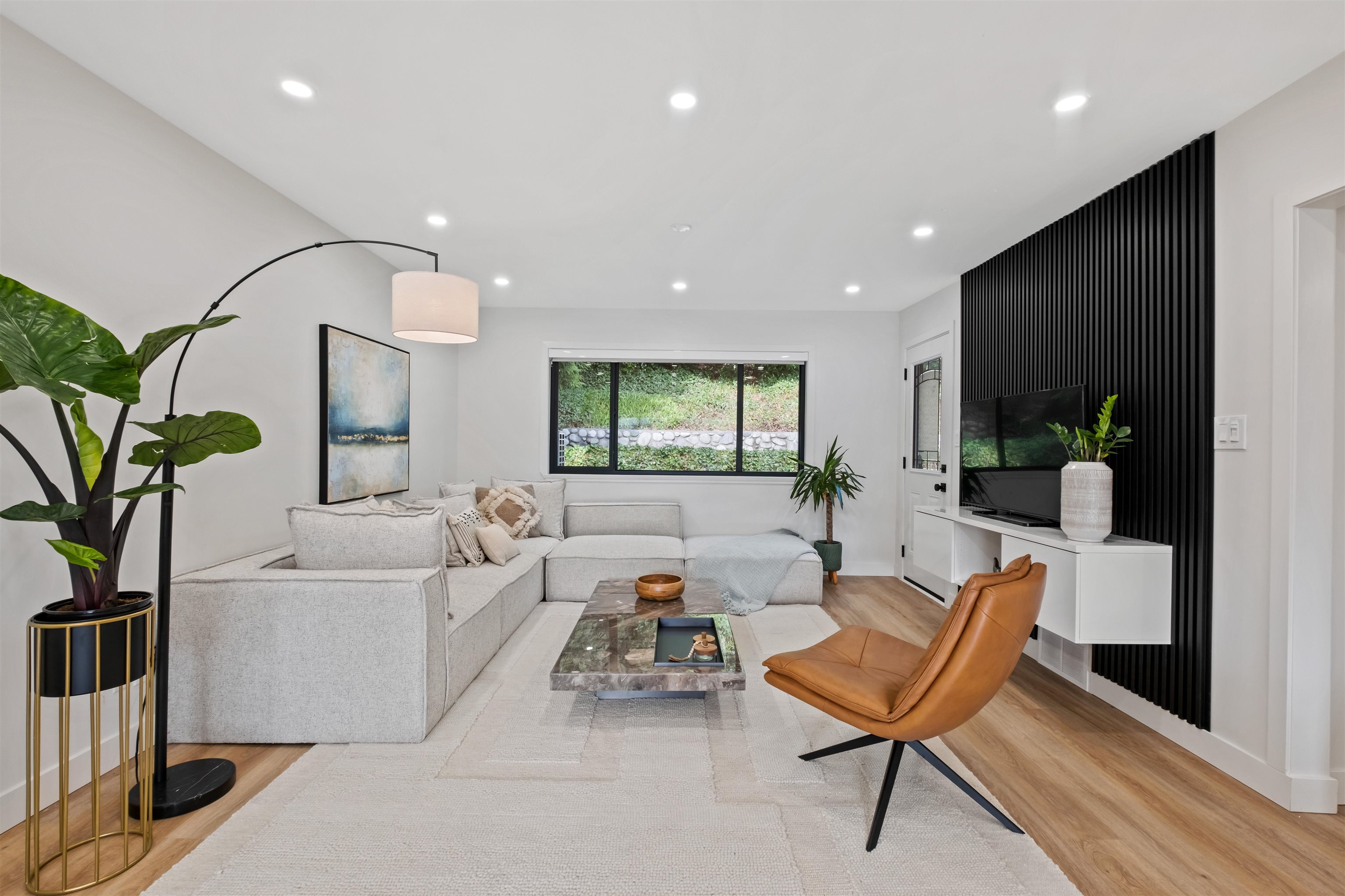 Listing image of 4040 RUBY AVENUE