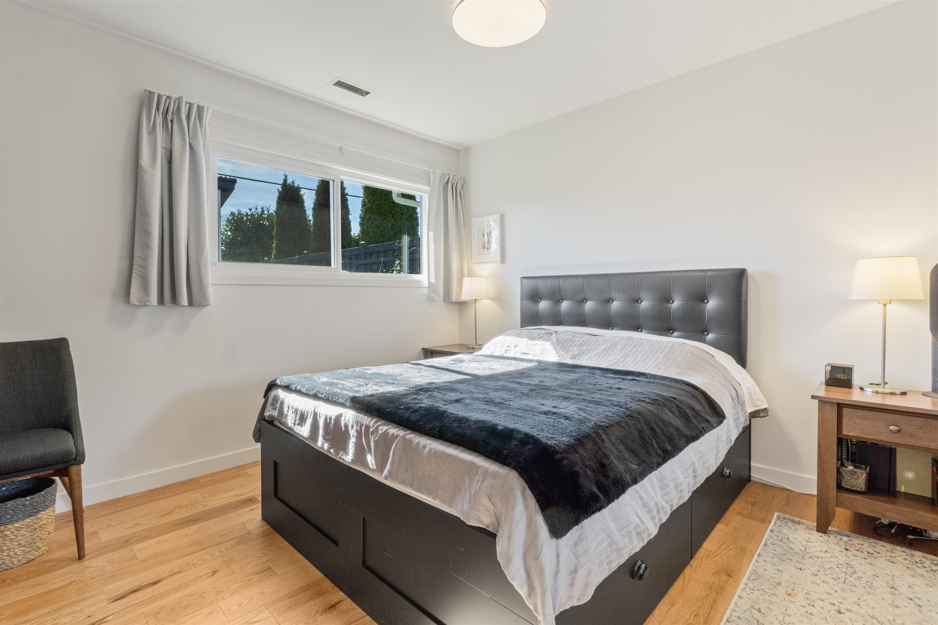 Listing image of 1287 W 15TH STREET