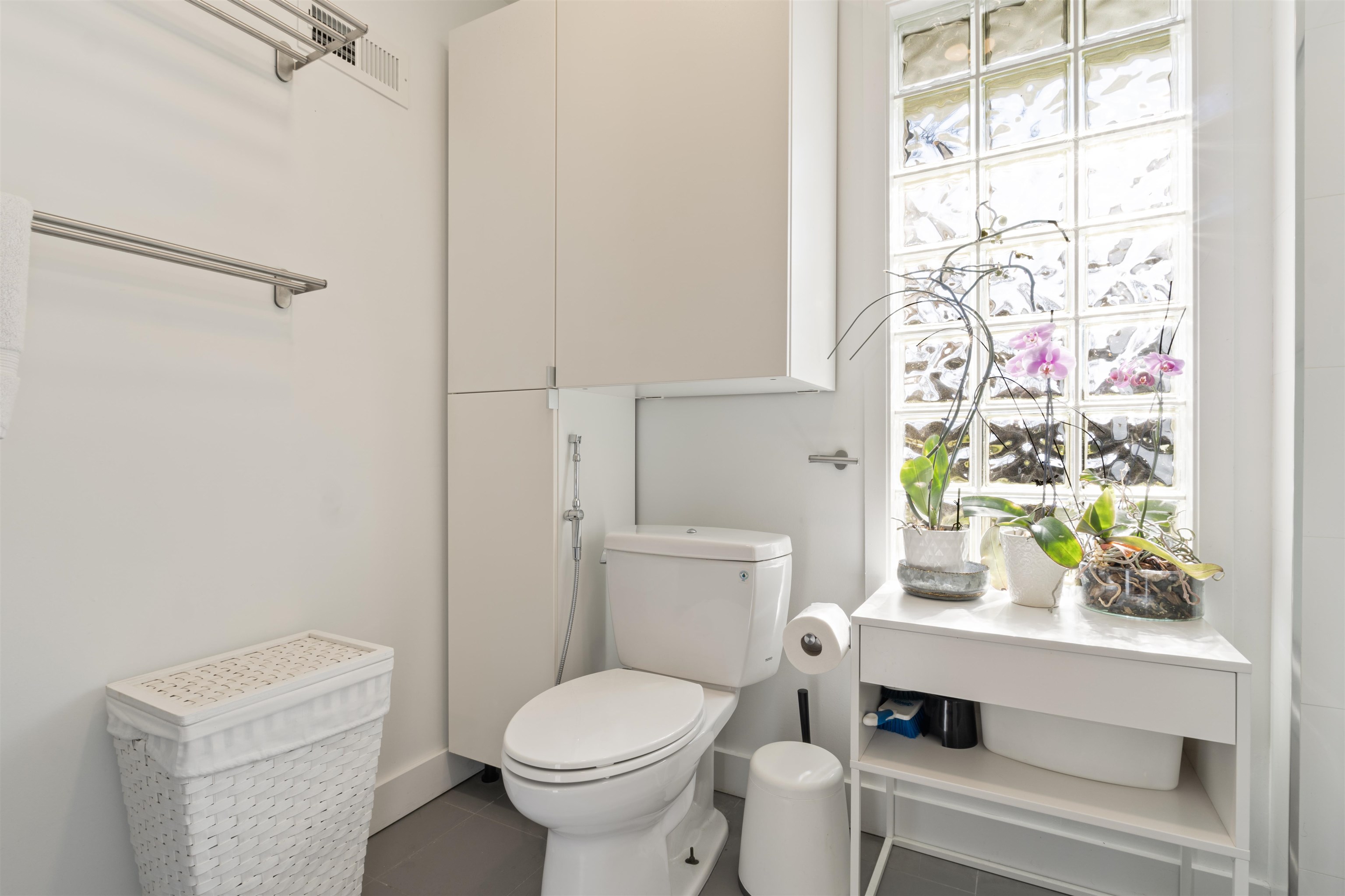 Listing image of 1287 W 15TH STREET