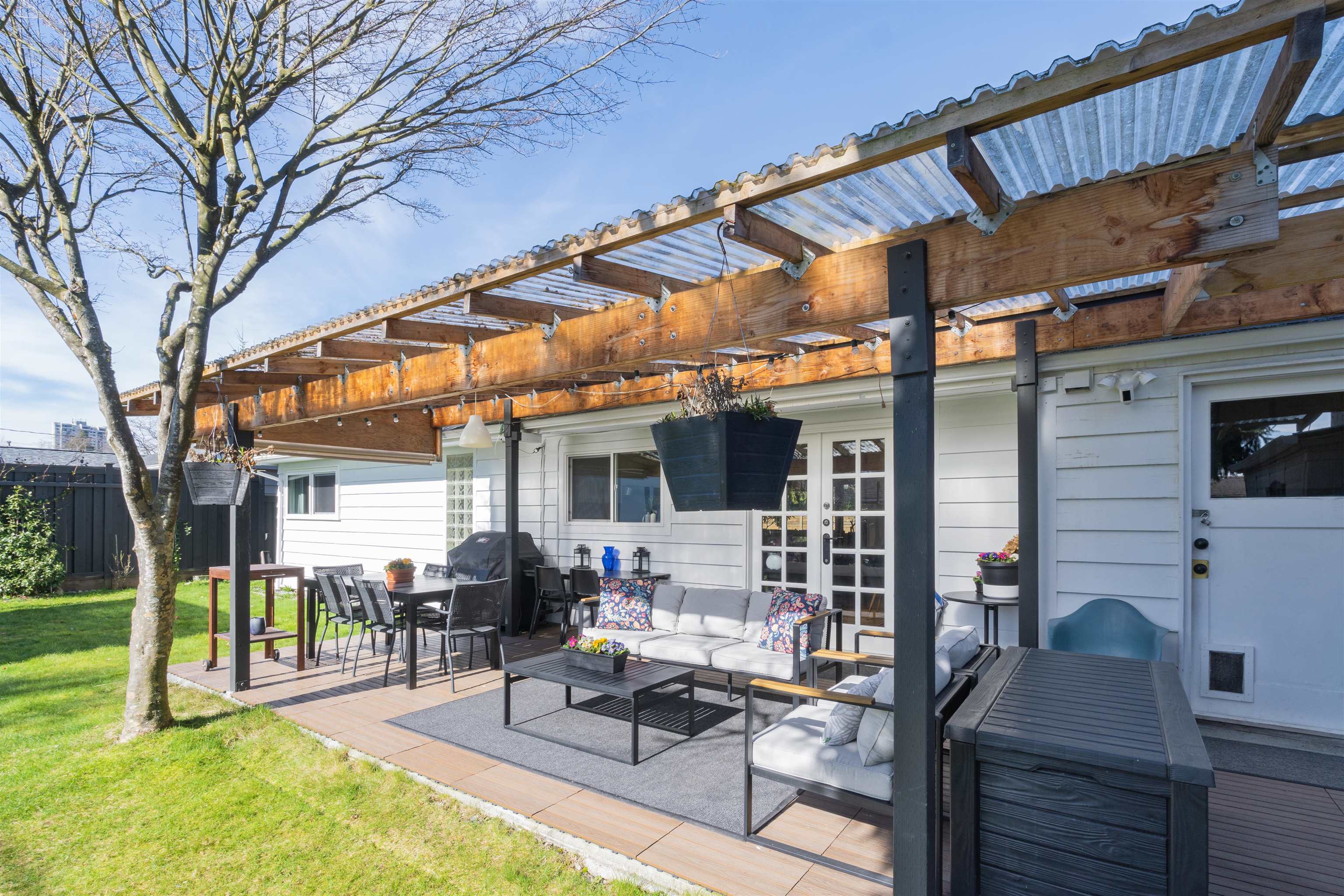 Listing image of 1287 W 15TH STREET