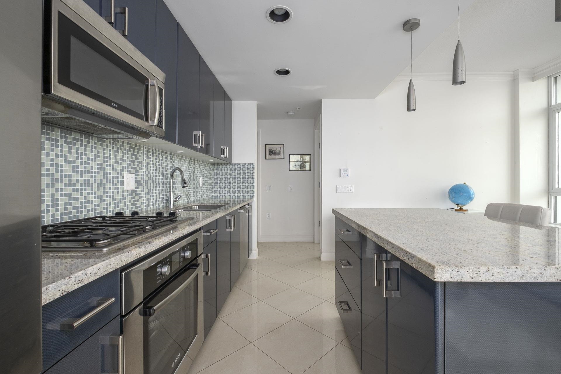 Listing image of 502 172 VICTORY SHIP WAY