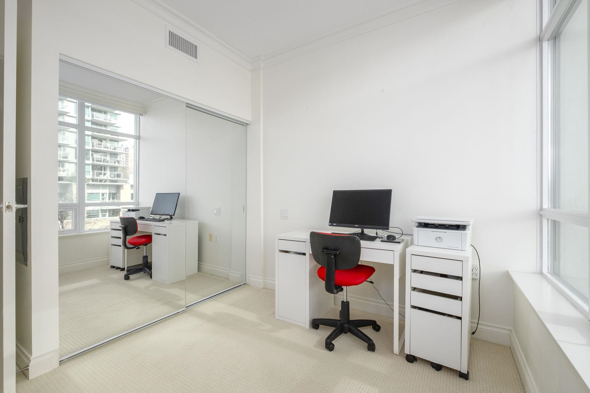 Listing image of 502 172 VICTORY SHIP WAY