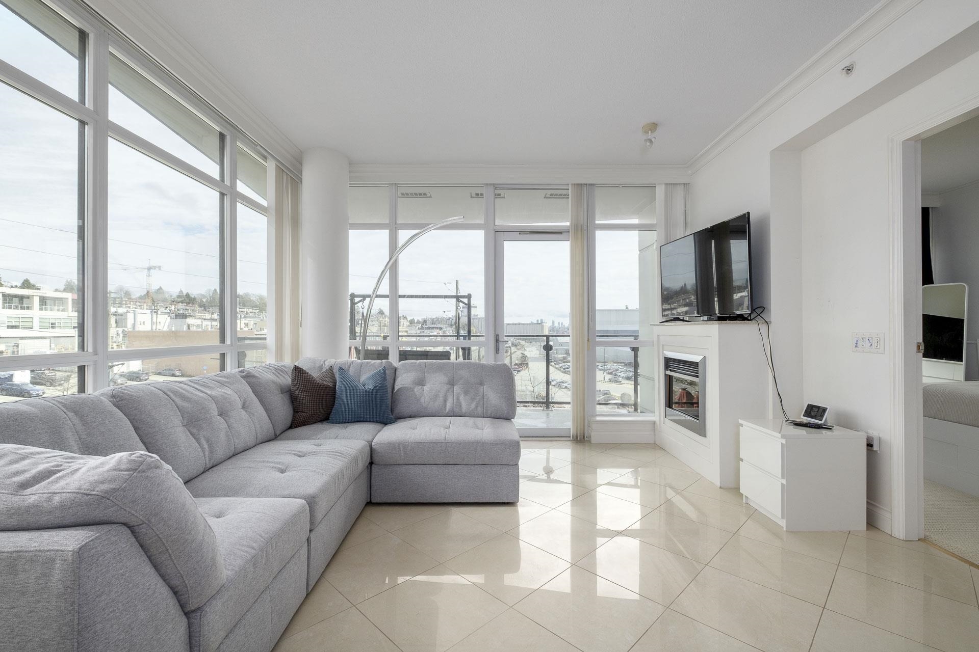 Listing image of 502 172 VICTORY SHIP WAY