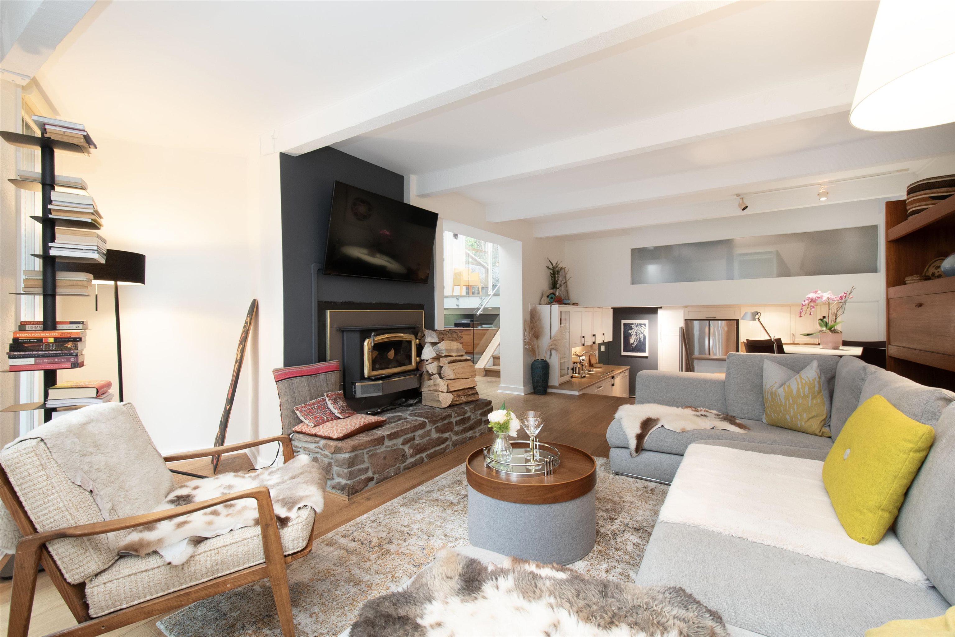 Listing image of 1043 KINLOCH LANE
