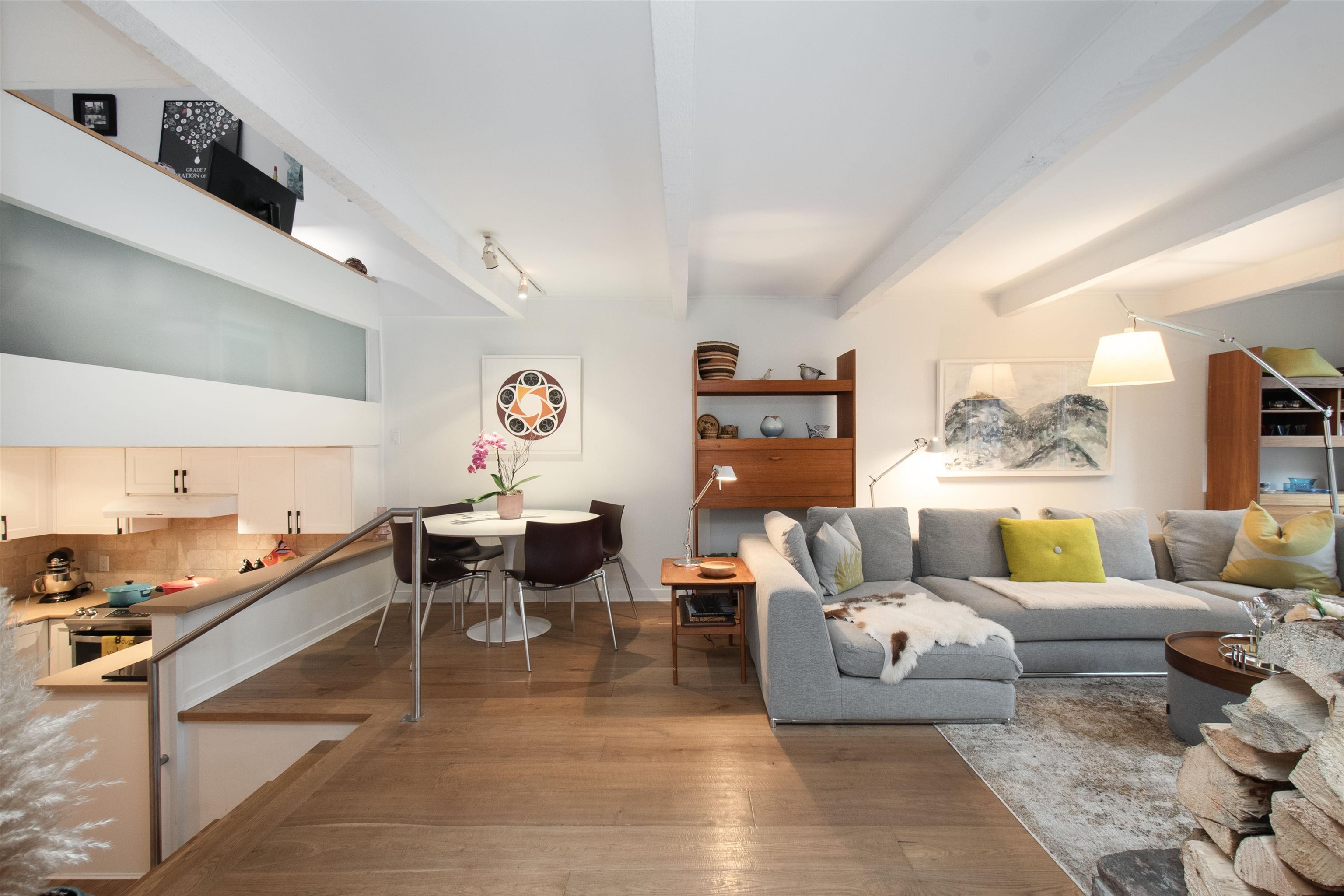 Listing image of 1043 KINLOCH LANE