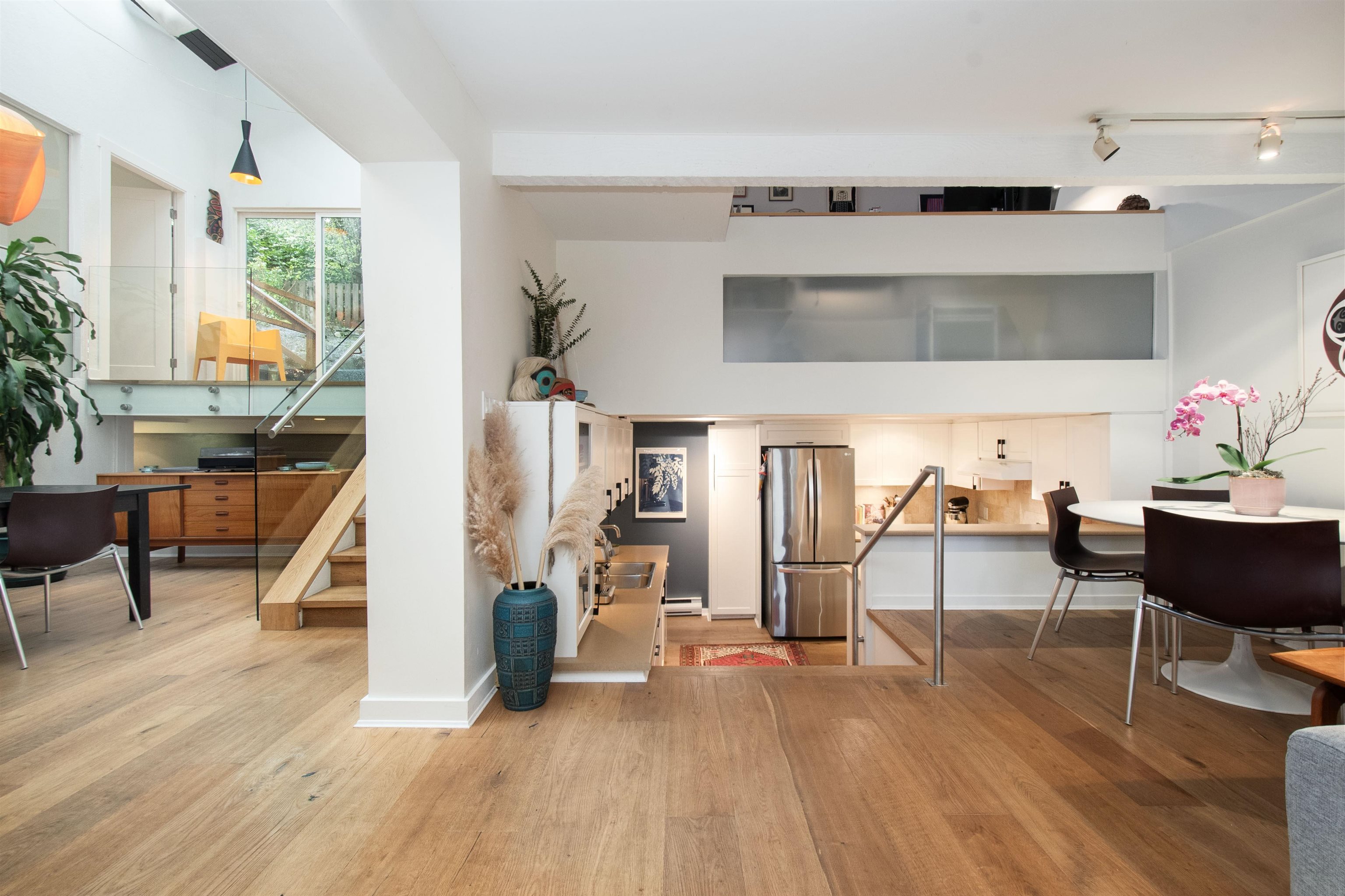 Listing image of 1043 KINLOCH LANE