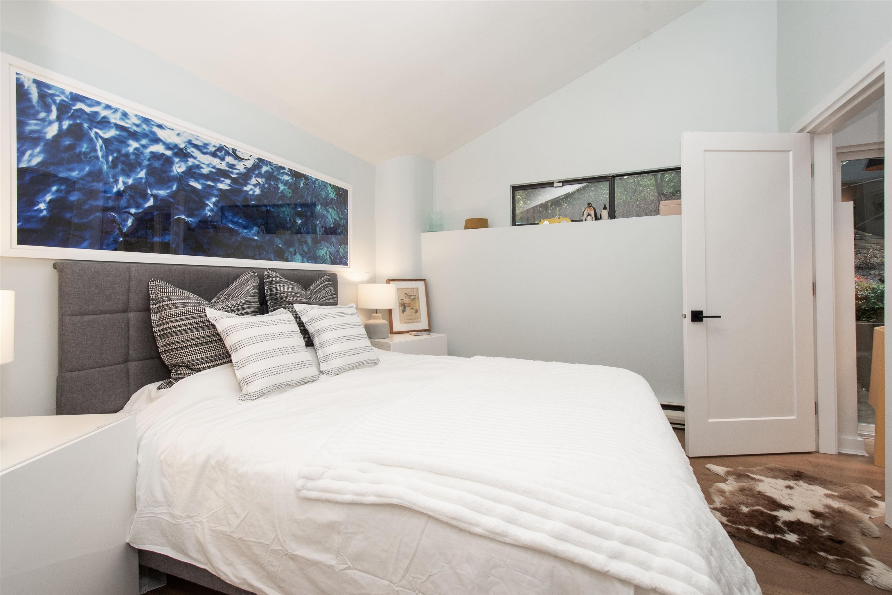 Listing image of 1043 KINLOCH LANE