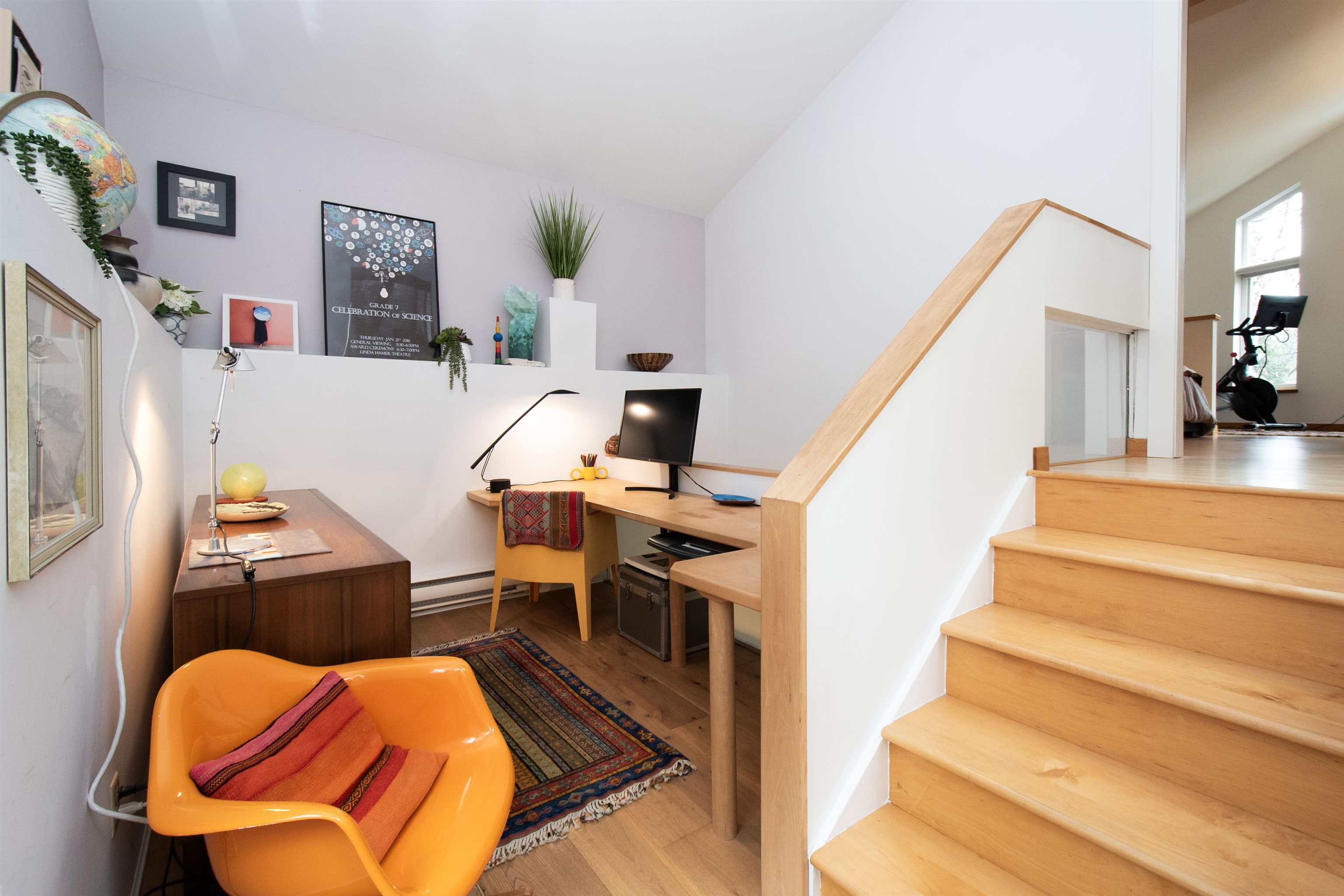 Listing image of 1043 KINLOCH LANE