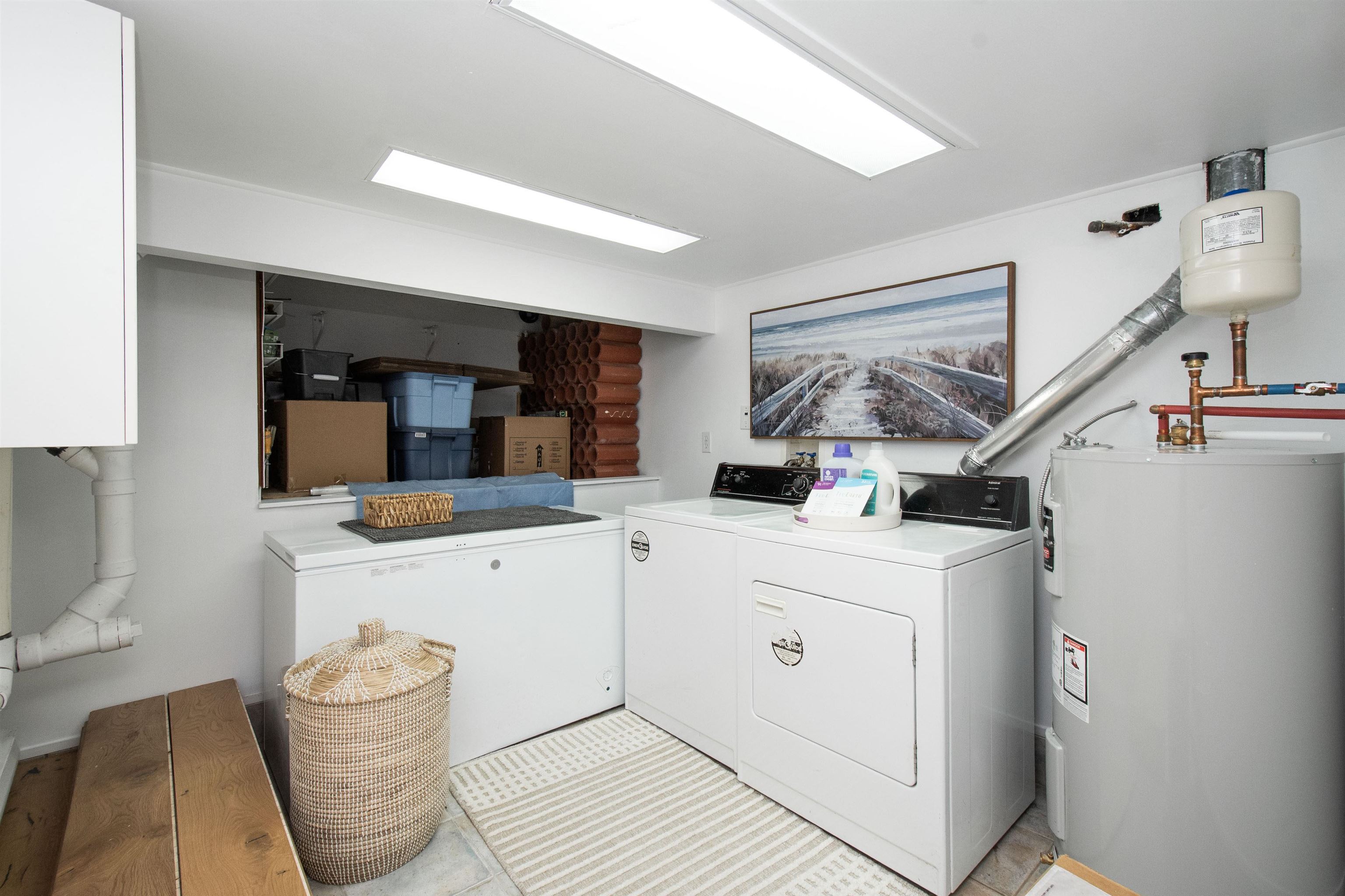 Listing image of 1043 KINLOCH LANE