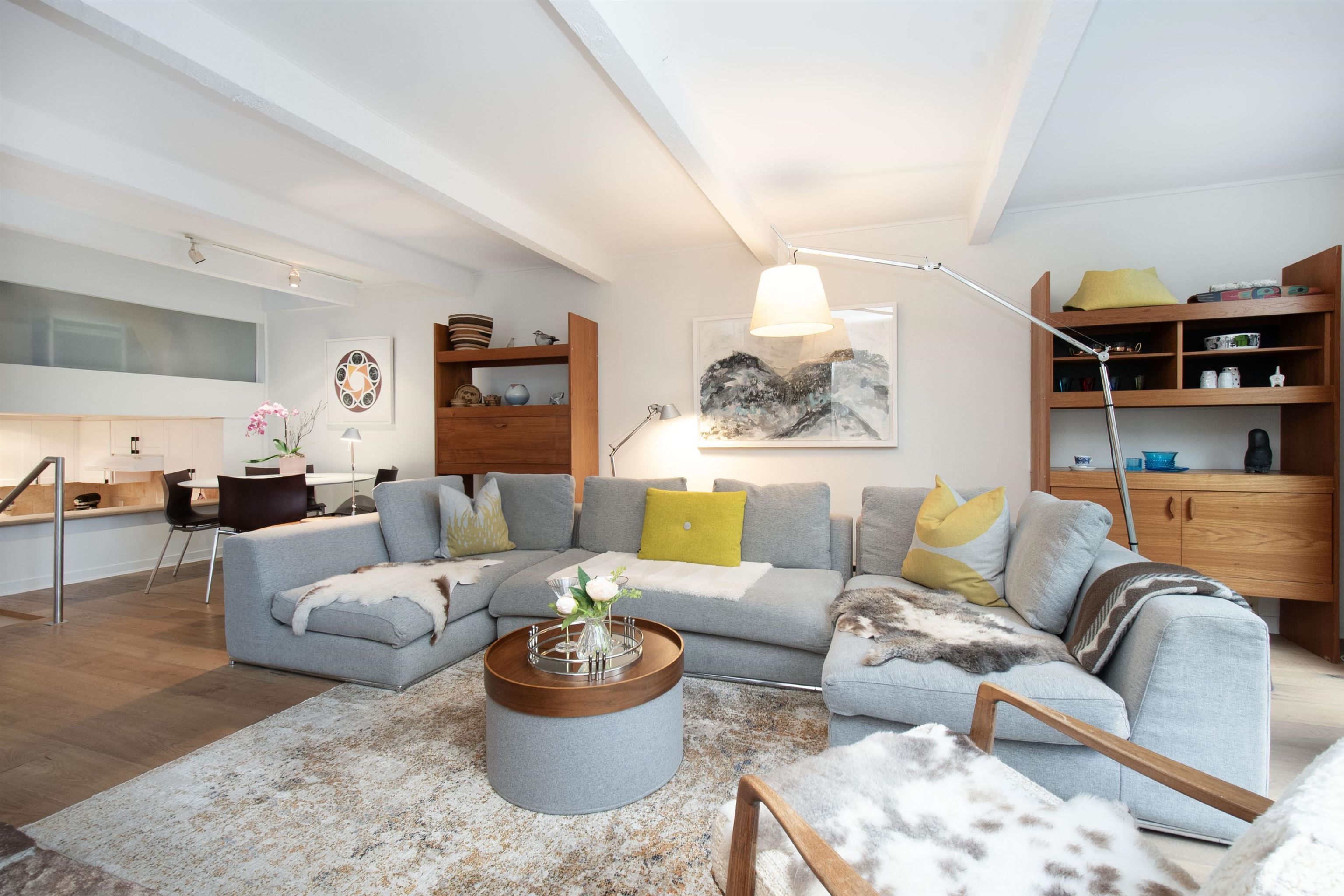 Listing image of 1043 KINLOCH LANE