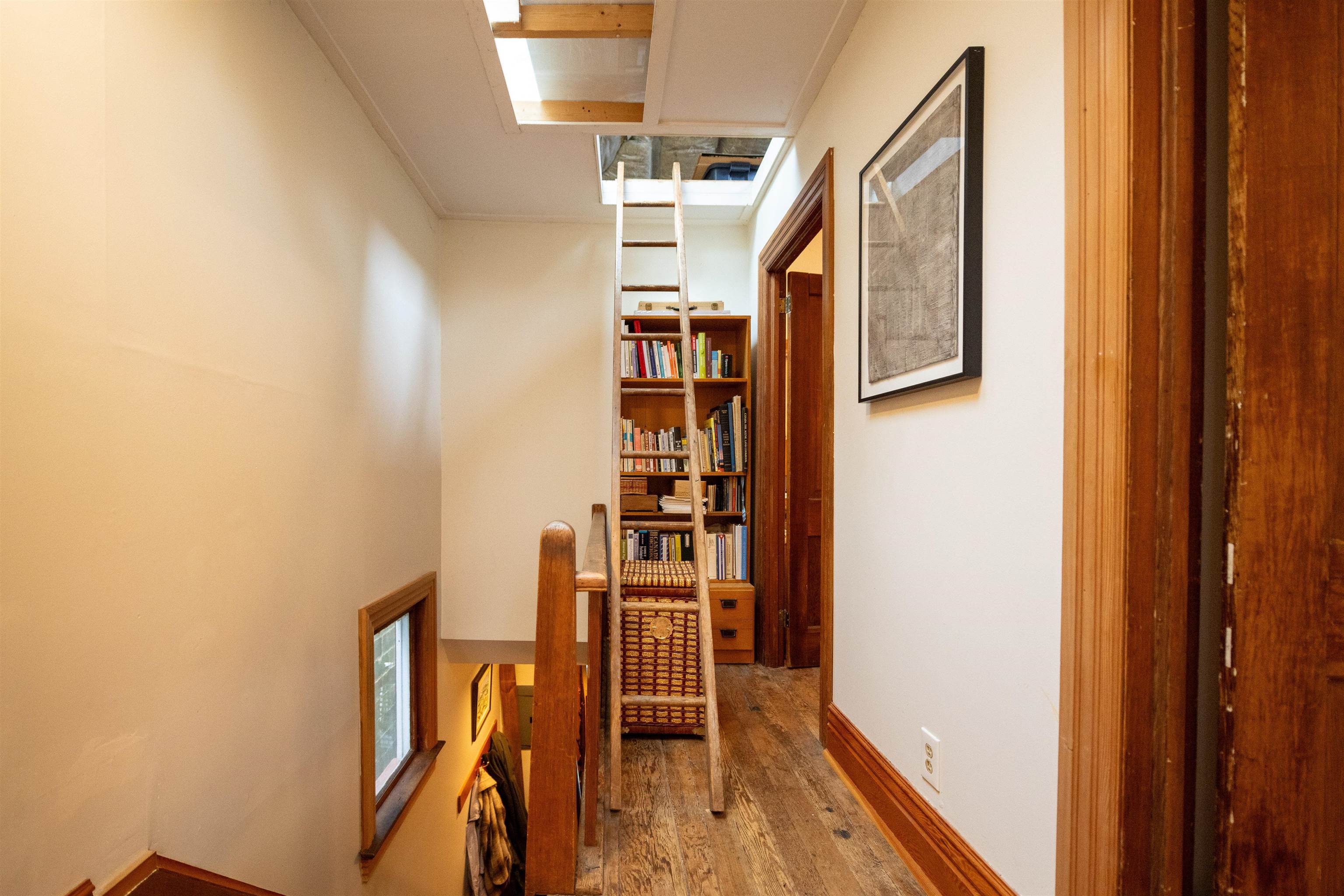 Listing image of 1828 TRIUMPH STREET