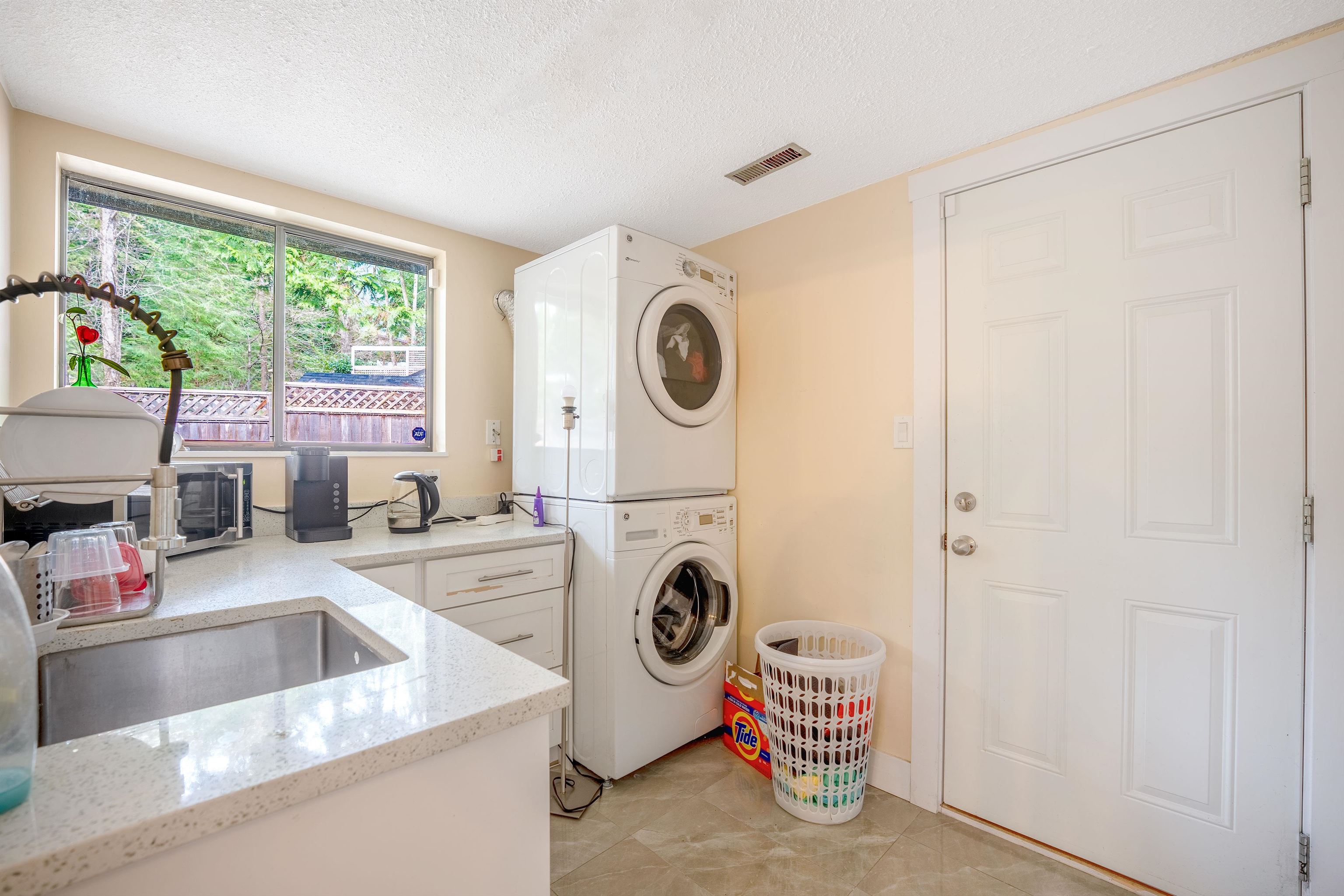 Listing image of 5535 HUCKLEBERRY LANE