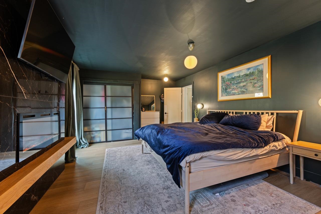 Listing image of 1110 DEEP COVE ROAD