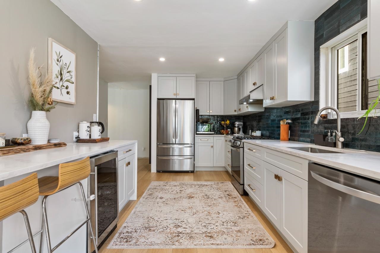 Listing image of 1110 DEEP COVE ROAD