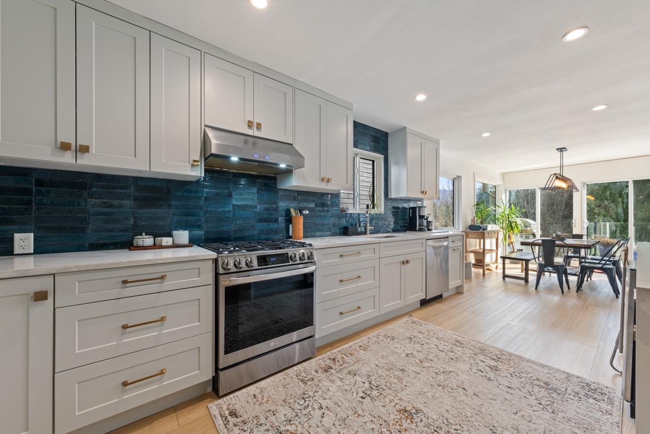 Listing image of 1110 DEEP COVE ROAD