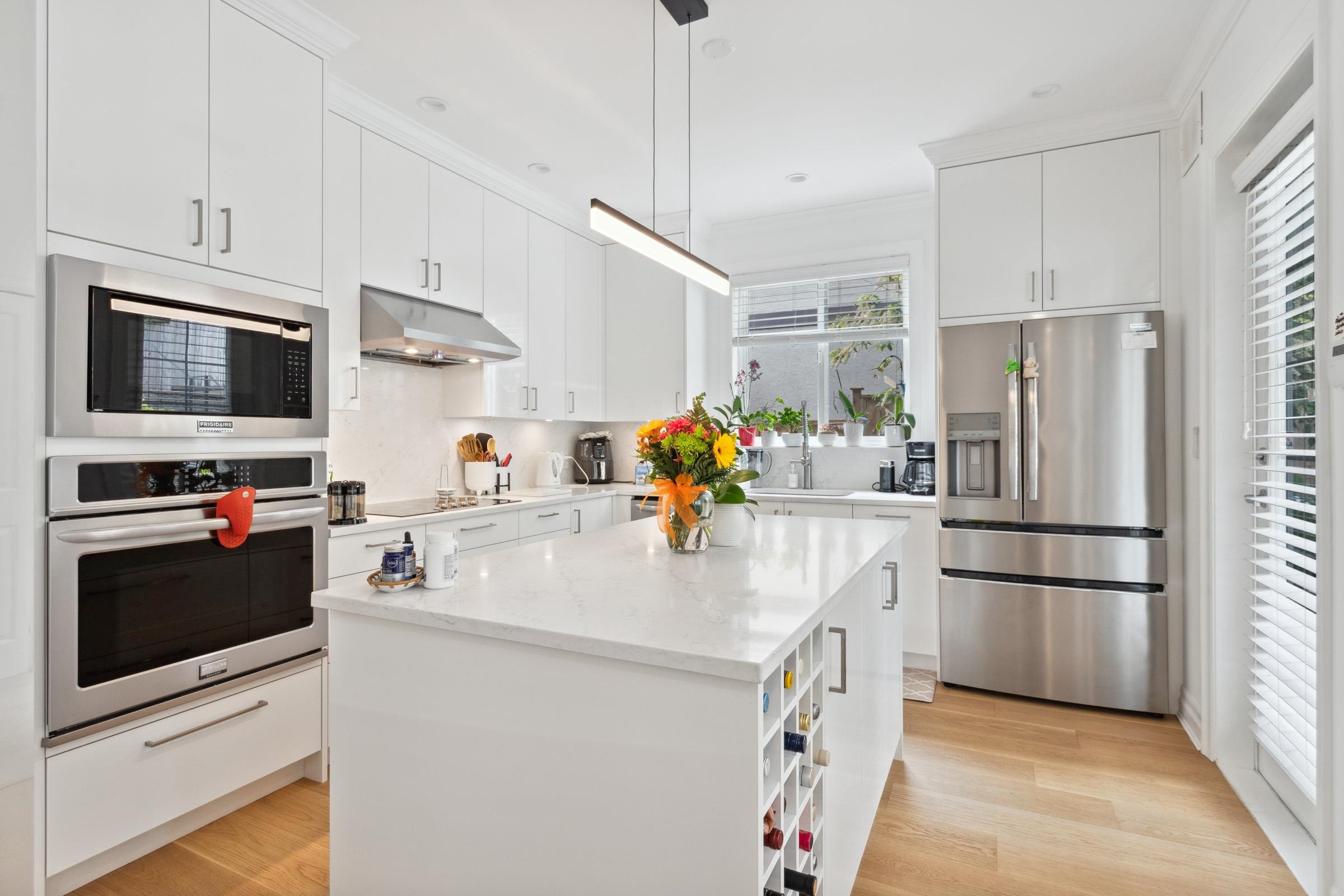 Listing image of 2459 MATHERS AVENUE