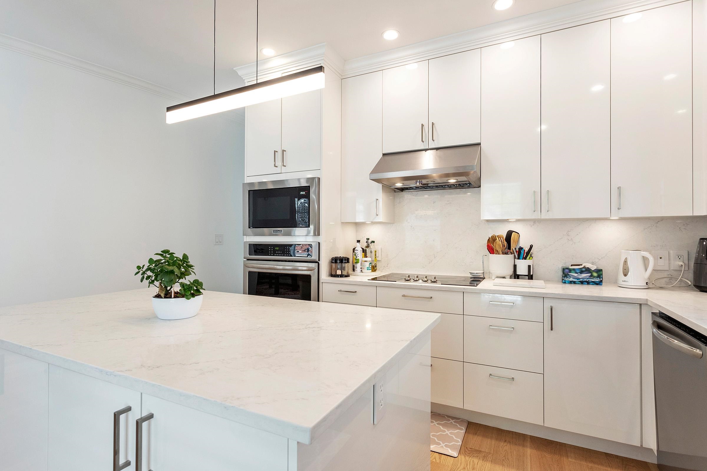 Listing image of 2459 MATHERS AVENUE