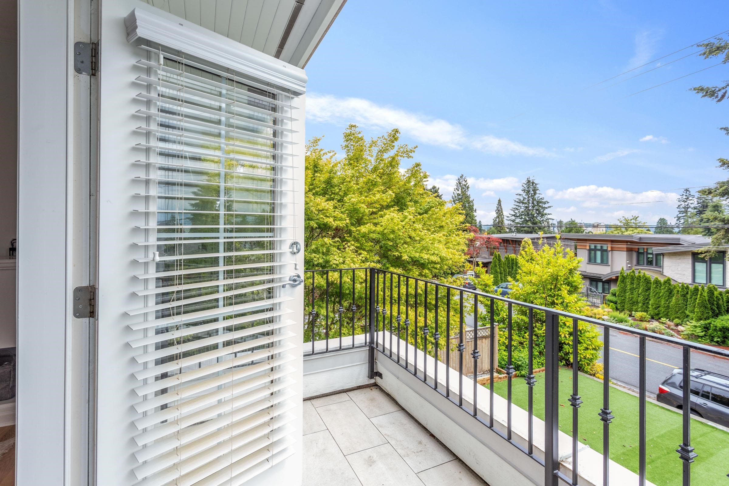 Listing image of 2459 MATHERS AVENUE
