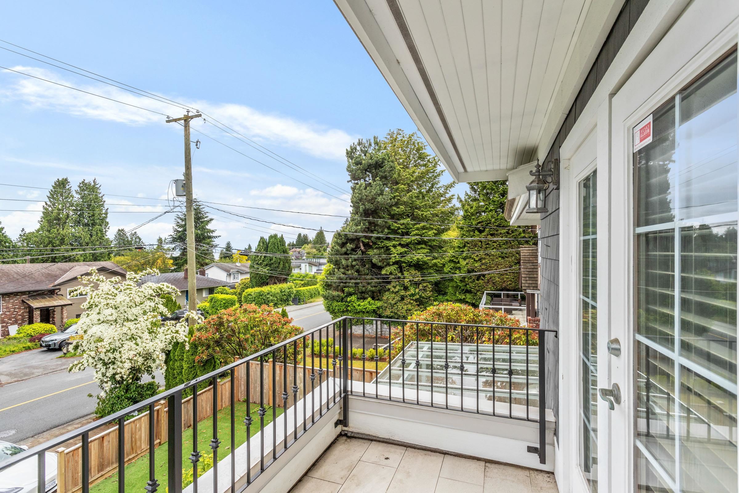 Listing image of 2459 MATHERS AVENUE