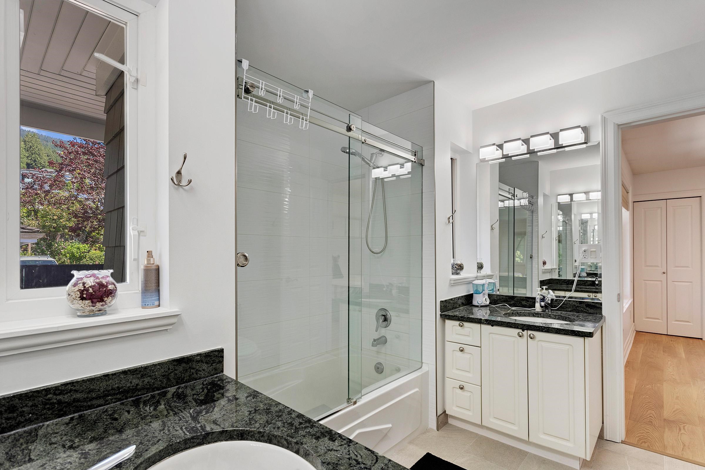 Listing image of 2459 MATHERS AVENUE