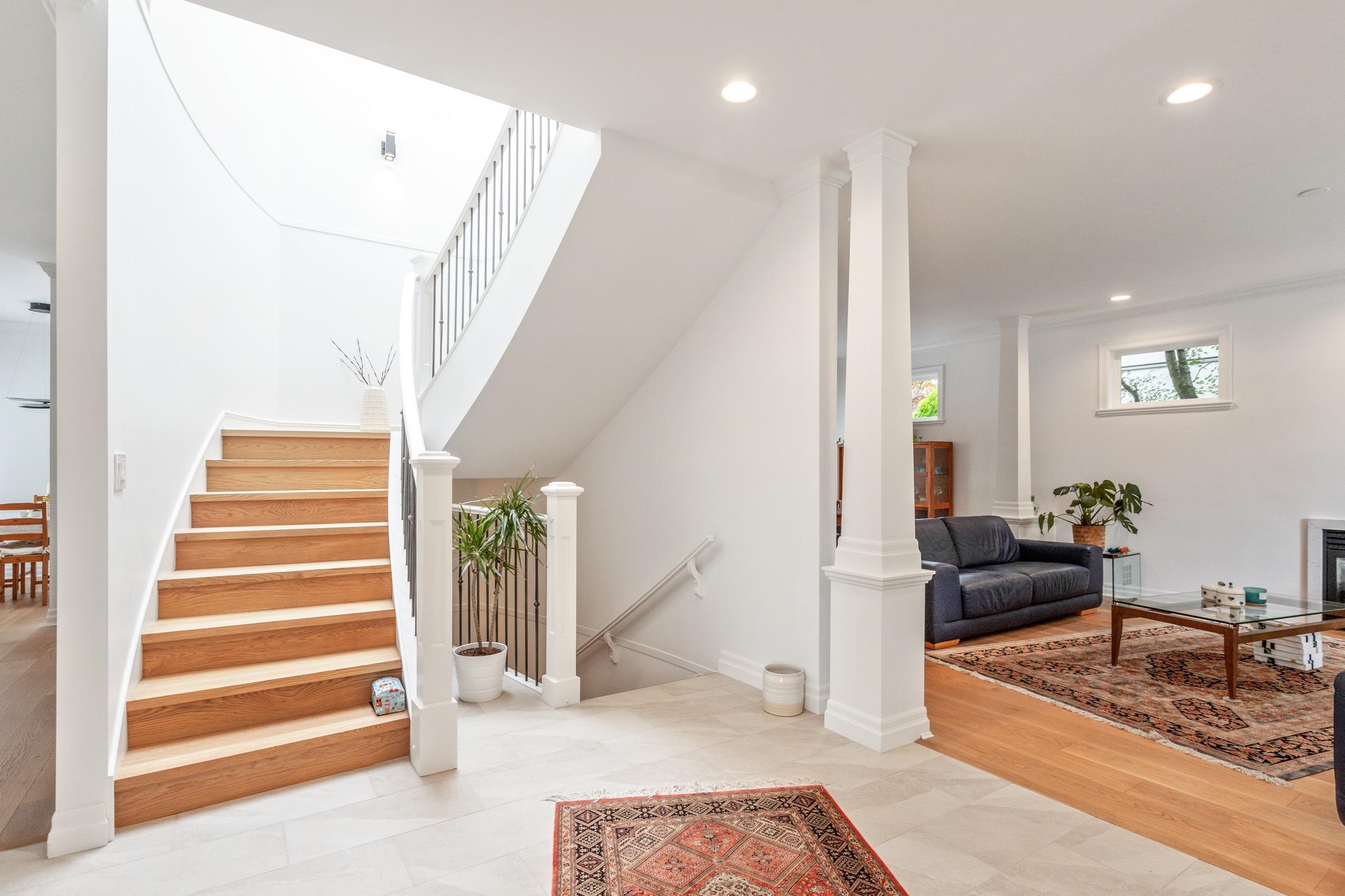 Listing image of 2459 MATHERS AVENUE