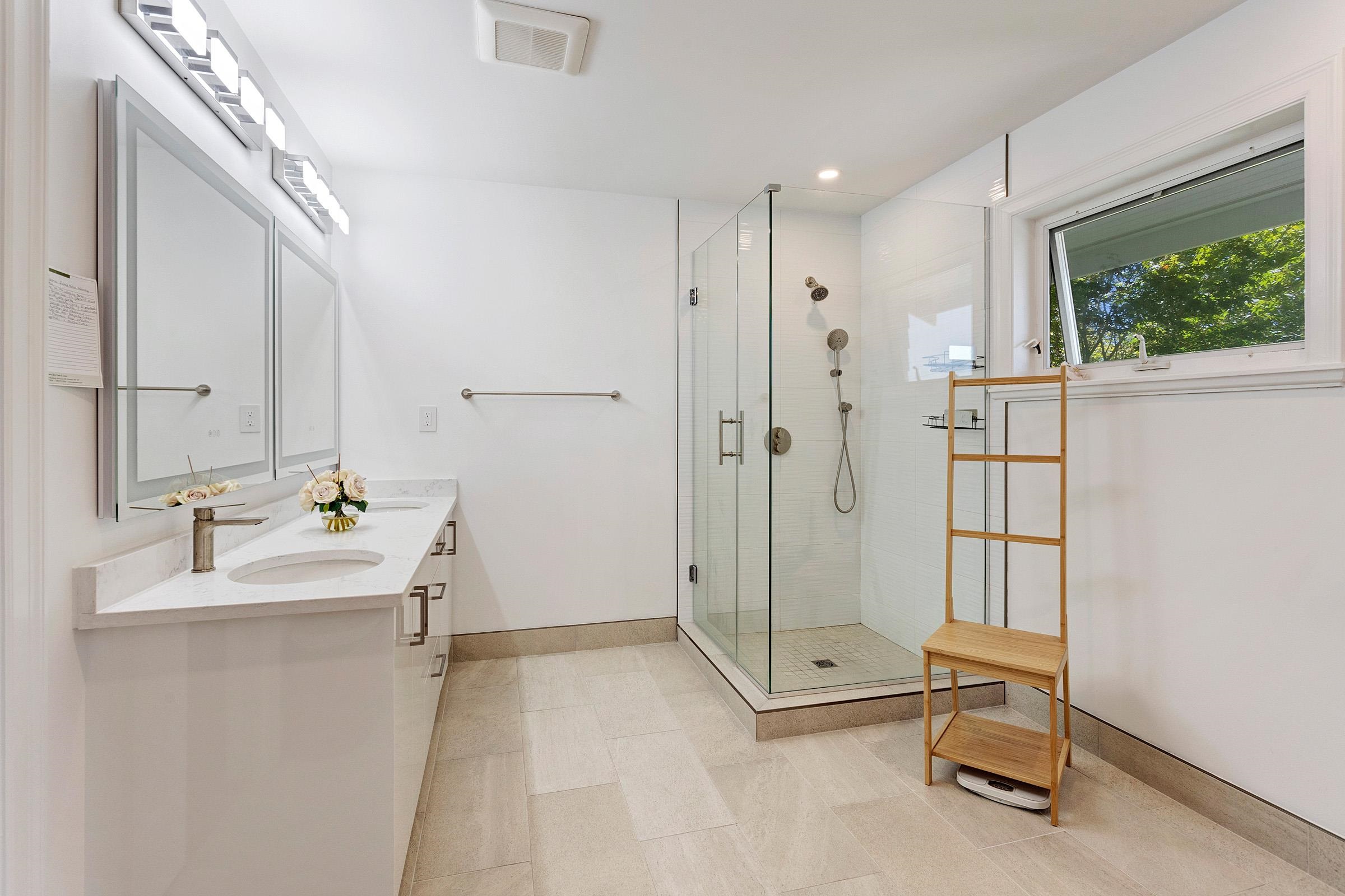 Listing image of 2459 MATHERS AVENUE