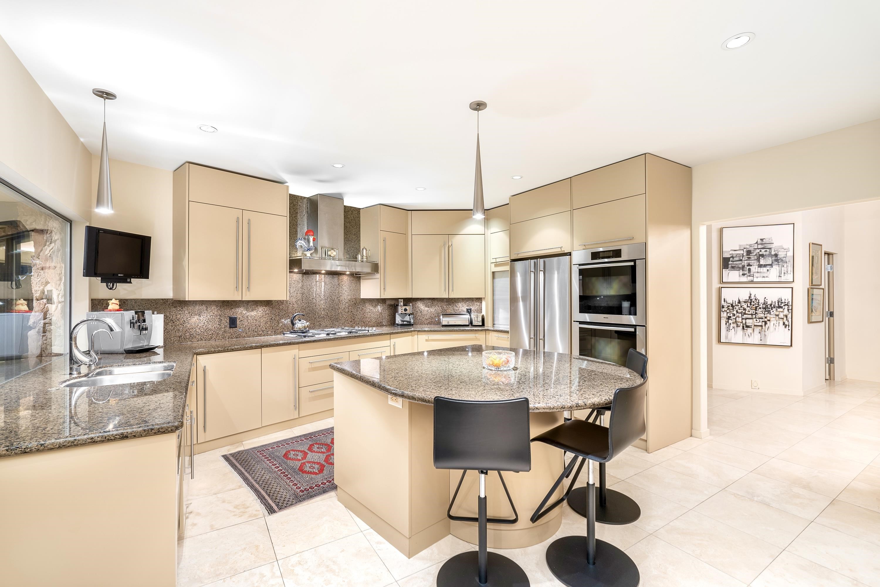 Listing image of 1485 CHARTWELL DRIVE