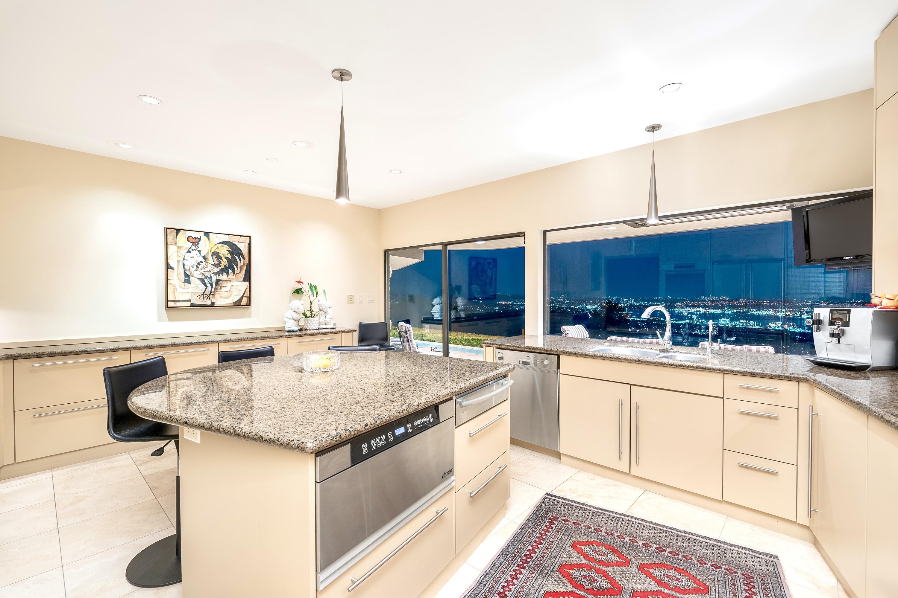 Listing image of 1485 CHARTWELL DRIVE