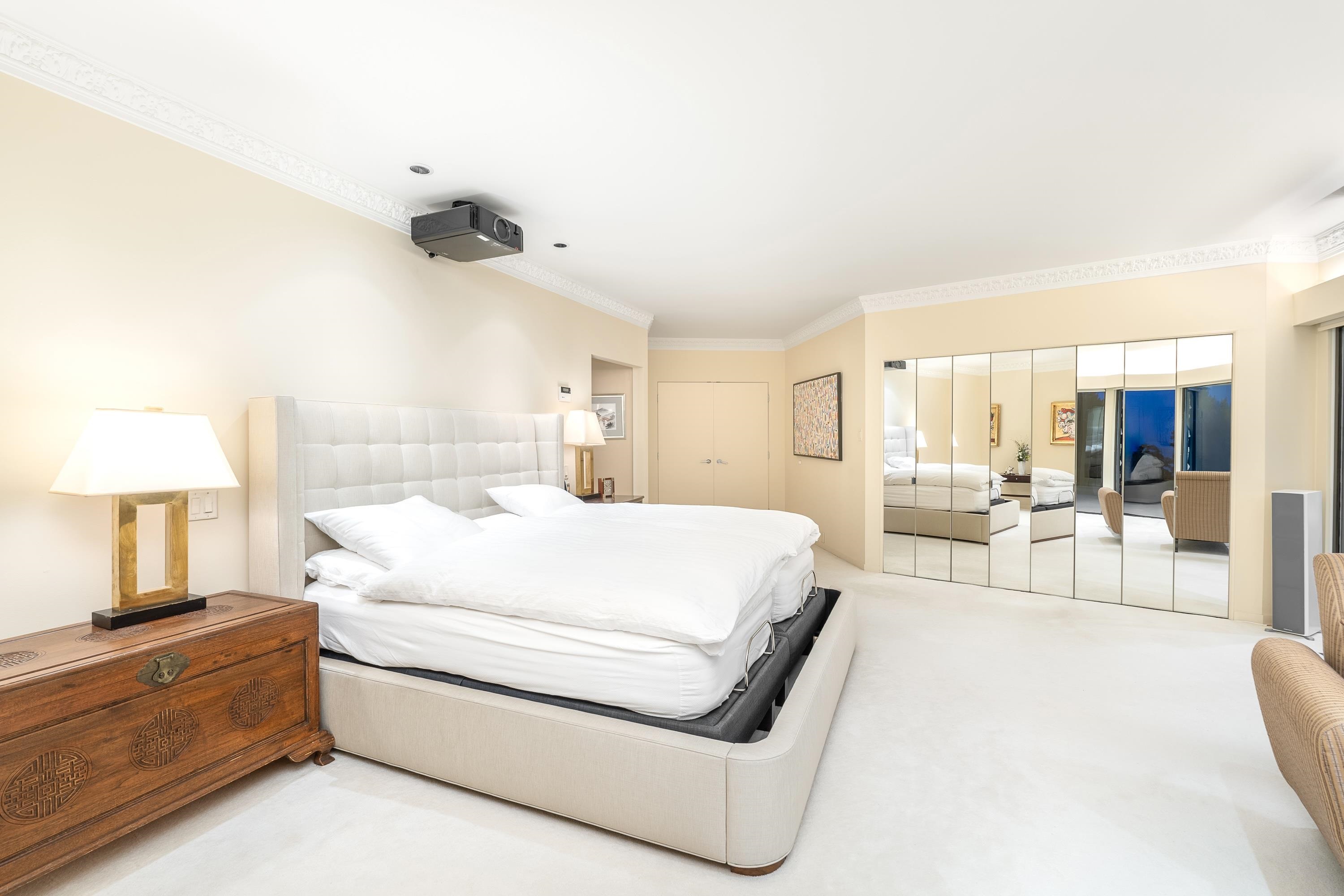 Listing image of 1485 CHARTWELL DRIVE