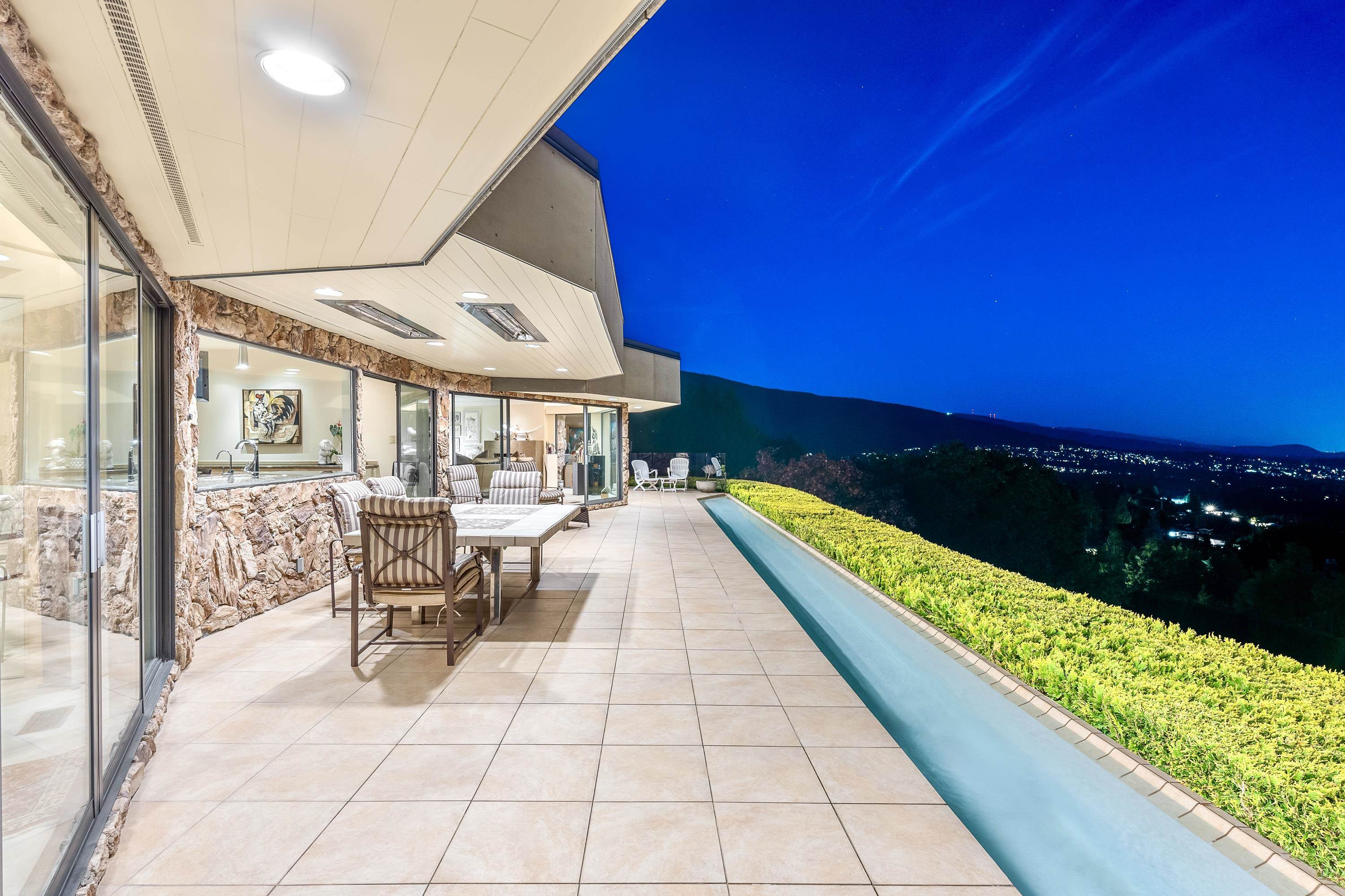 Listing image of 1485 CHARTWELL DRIVE