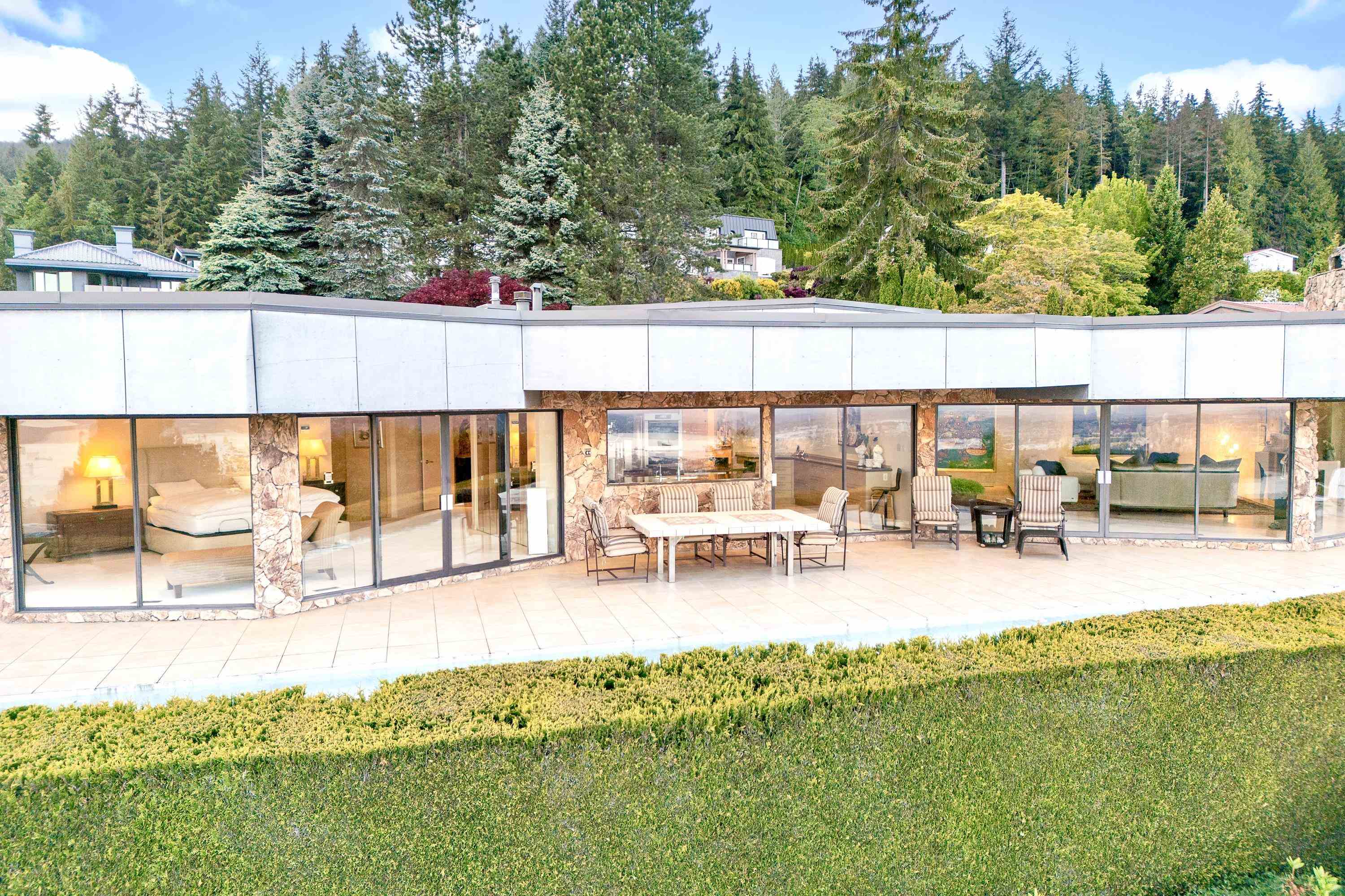 Listing image of 1485 CHARTWELL DRIVE